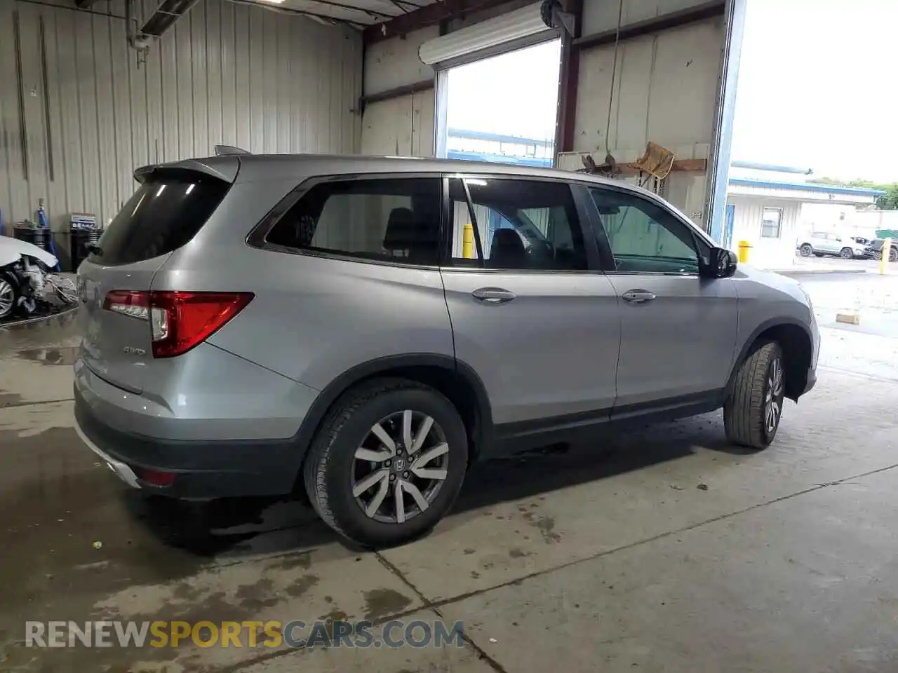 3 Photograph of a damaged car 5FNYF6H35MB043467 HONDA PILOT 2021