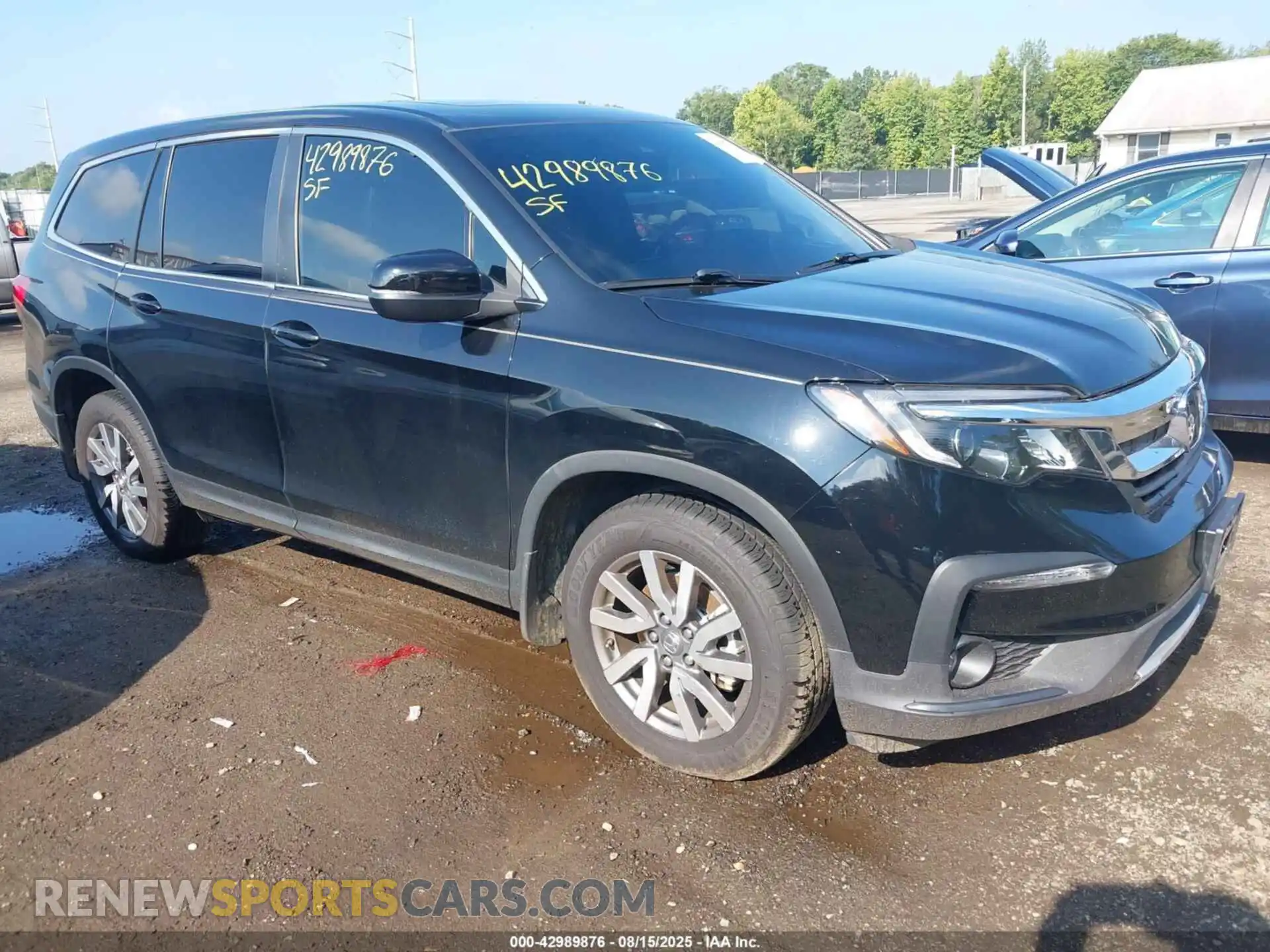 1 Photograph of a damaged car 5FNYF6H51MB062471 HONDA PILOT 2021
