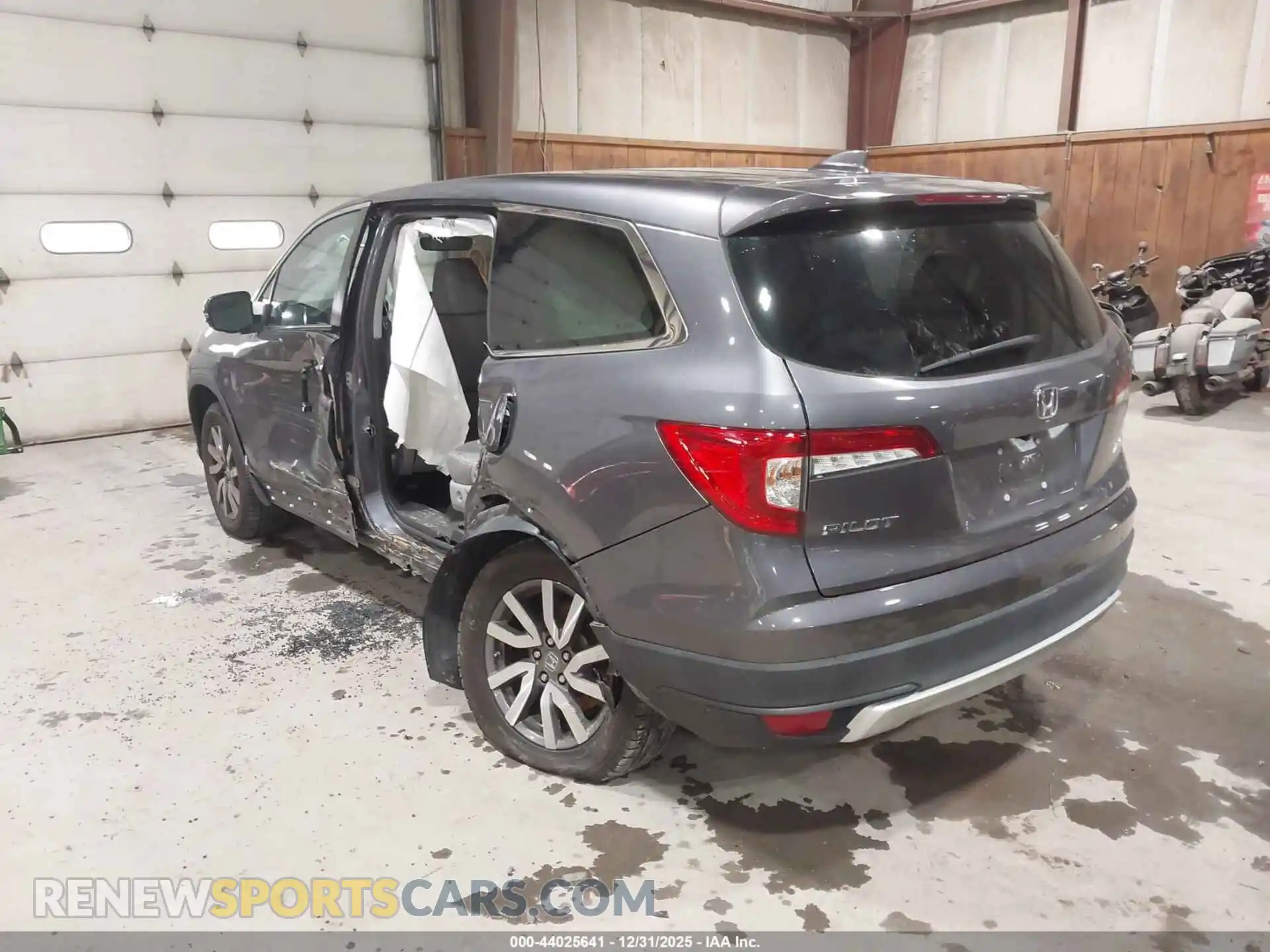3 Photograph of a damaged car 5FNYF6H52MB094765 HONDA PILOT 2021