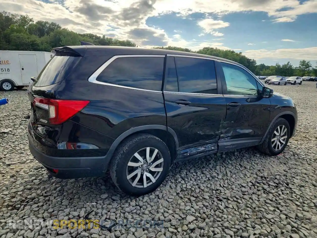 3 Photograph of a damaged car 5FNYF6H57MB018815 HONDA PILOT 2021