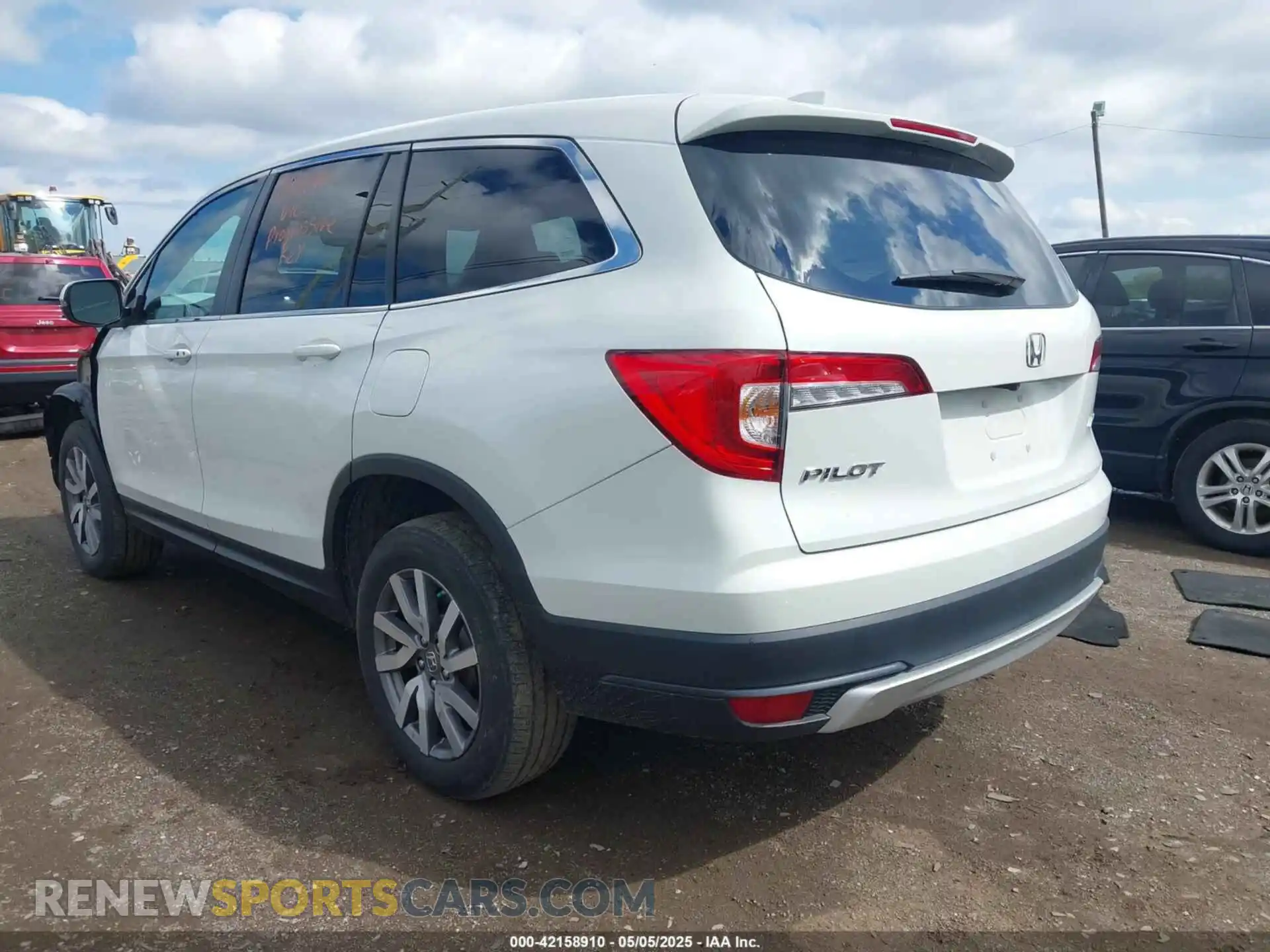 3 Photograph of a damaged car 5FNYF6H57MB054147 HONDA PILOT 2021
