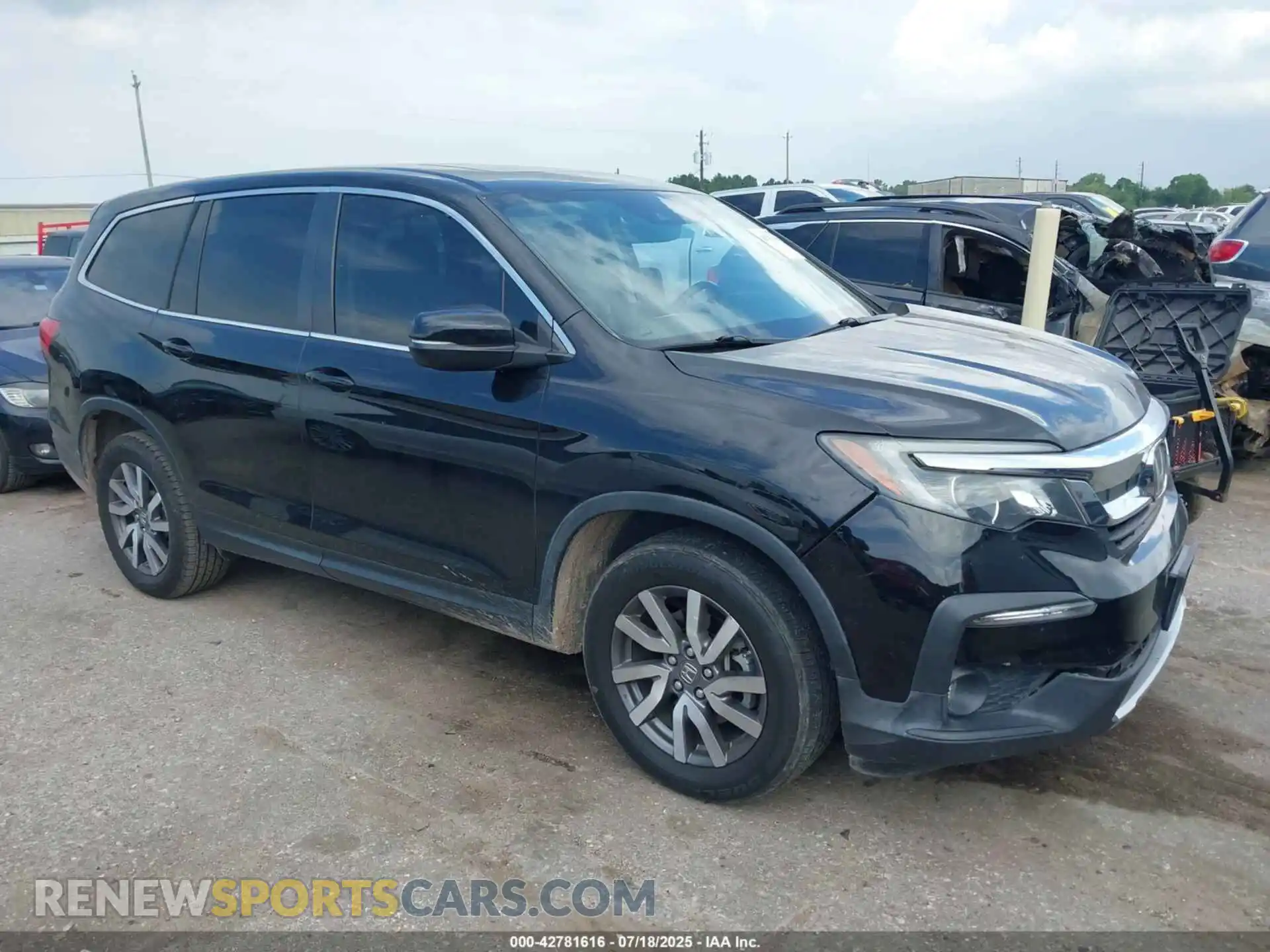 1 Photograph of a damaged car 5FNYF6H58MB042900 HONDA PILOT 2021