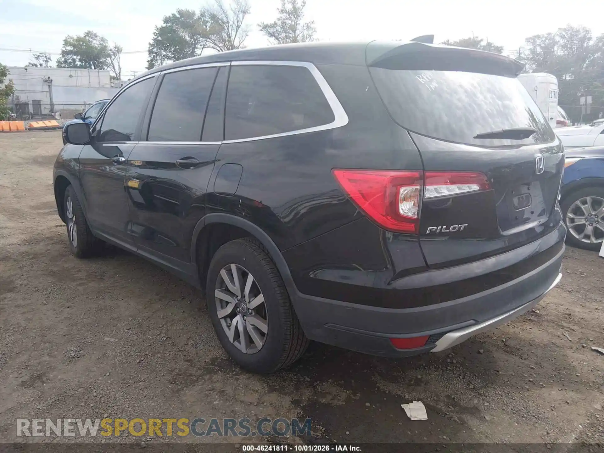 3 Photograph of a damaged car 5FNYF6H58MB063570 HONDA PILOT 2021