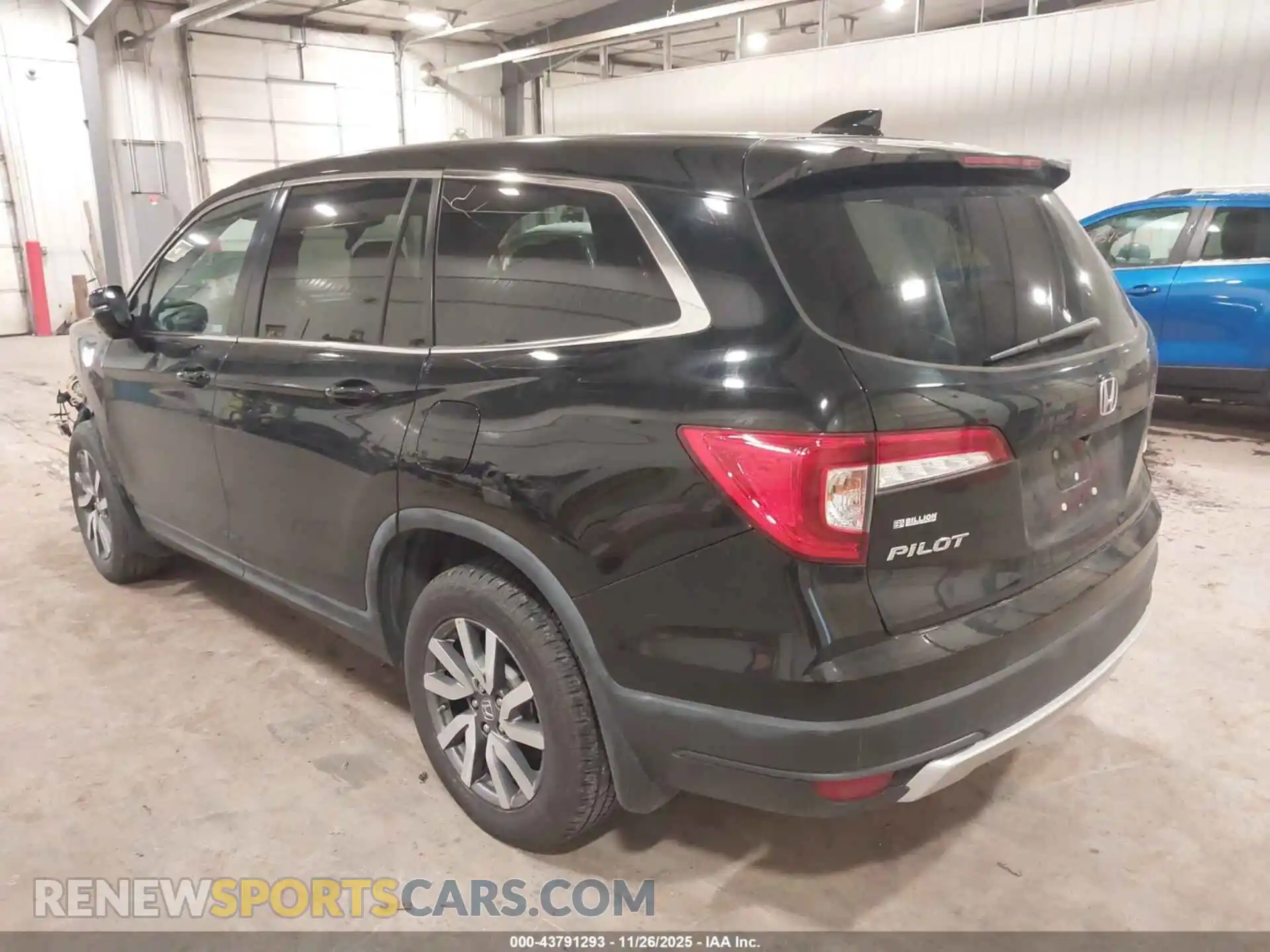 3 Photograph of a damaged car 5FNYF6H5XMB100585 HONDA PILOT 2021