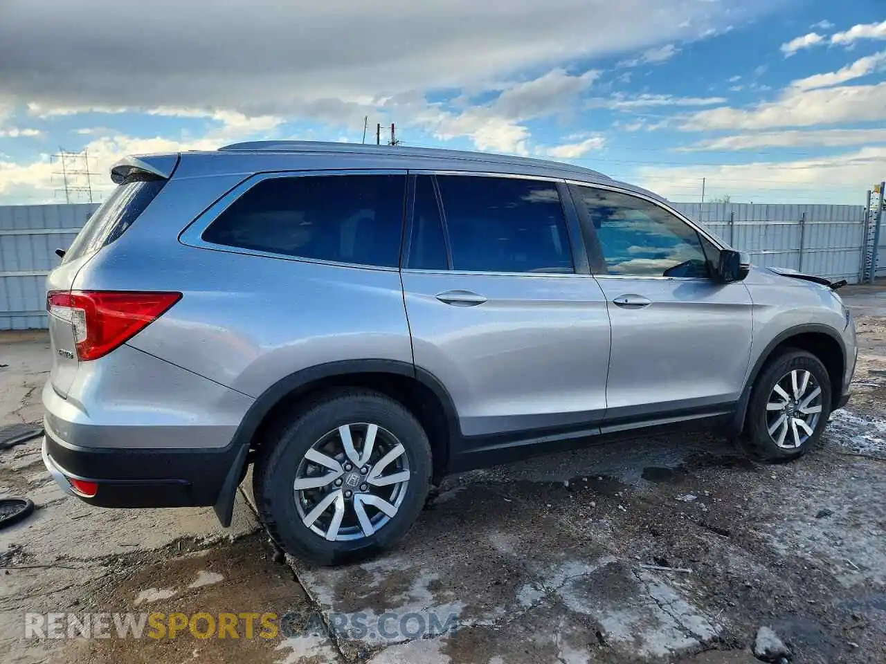 3 Photograph of a damaged car 5FNYF6H5XMB102885 HONDA PILOT 2021