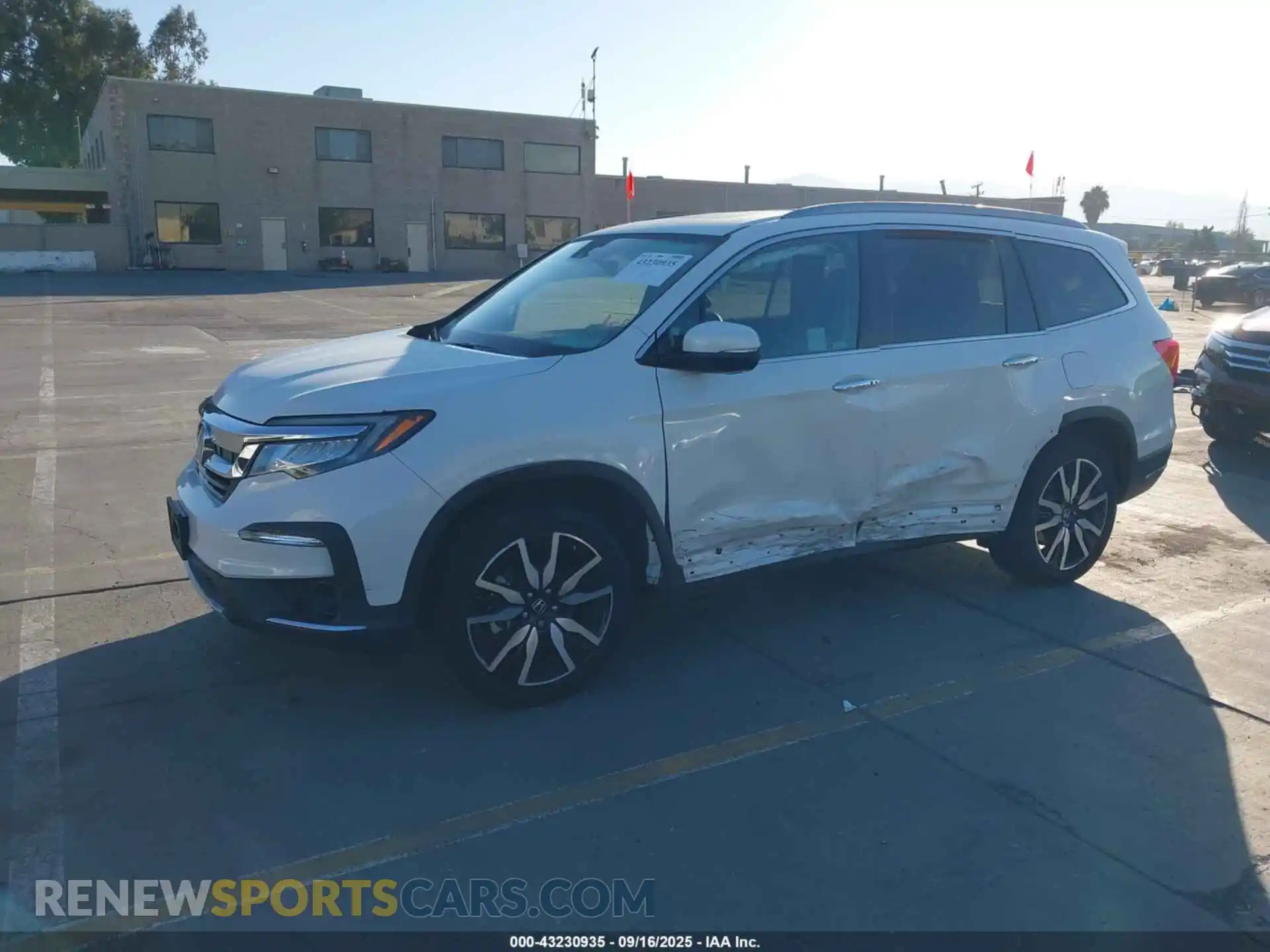 2 Photograph of a damaged car 5FNYF6H61MB059854 HONDA PILOT 2021