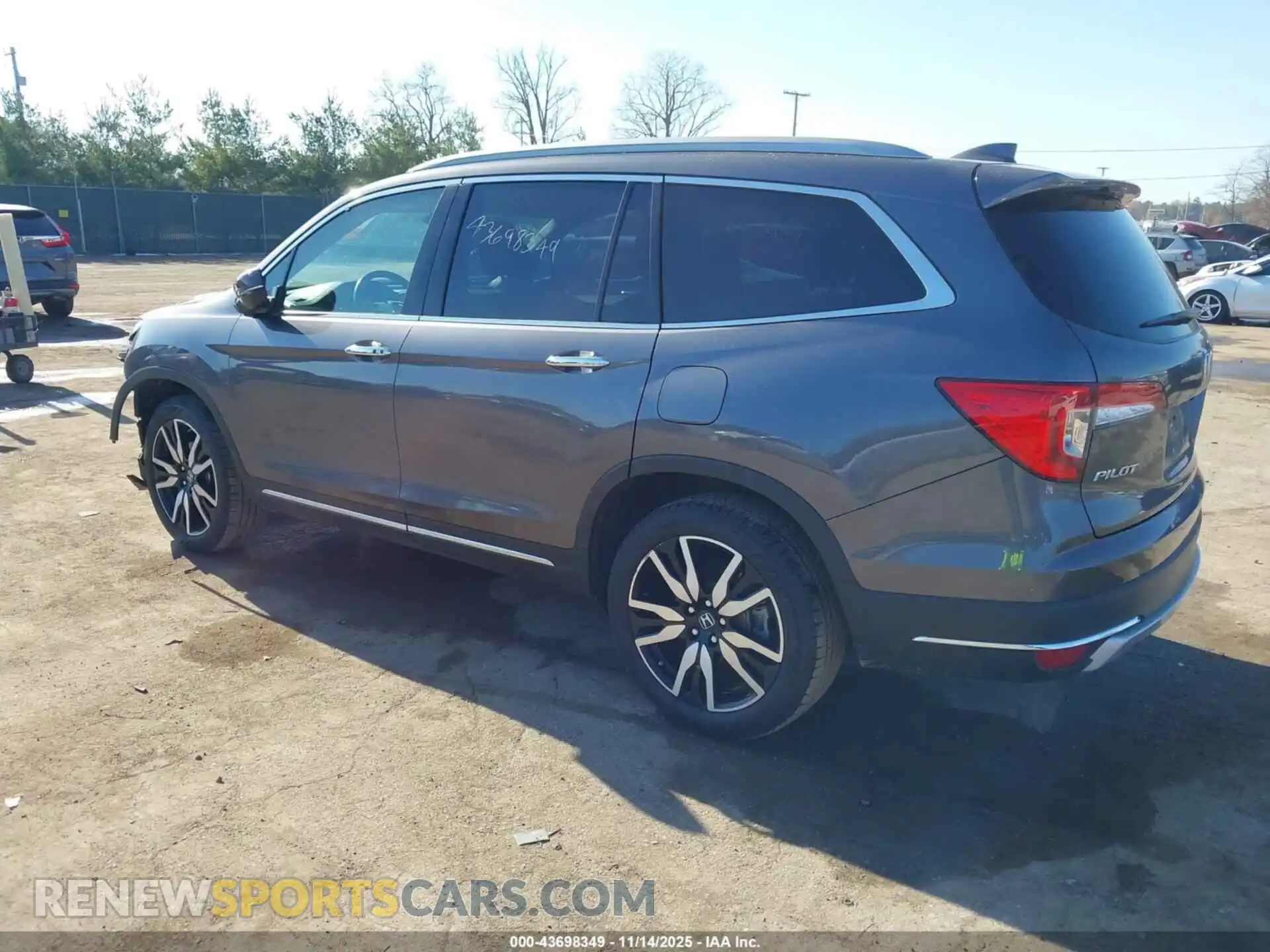 3 Photograph of a damaged car 5FNYF6H62MB033604 HONDA PILOT 2021