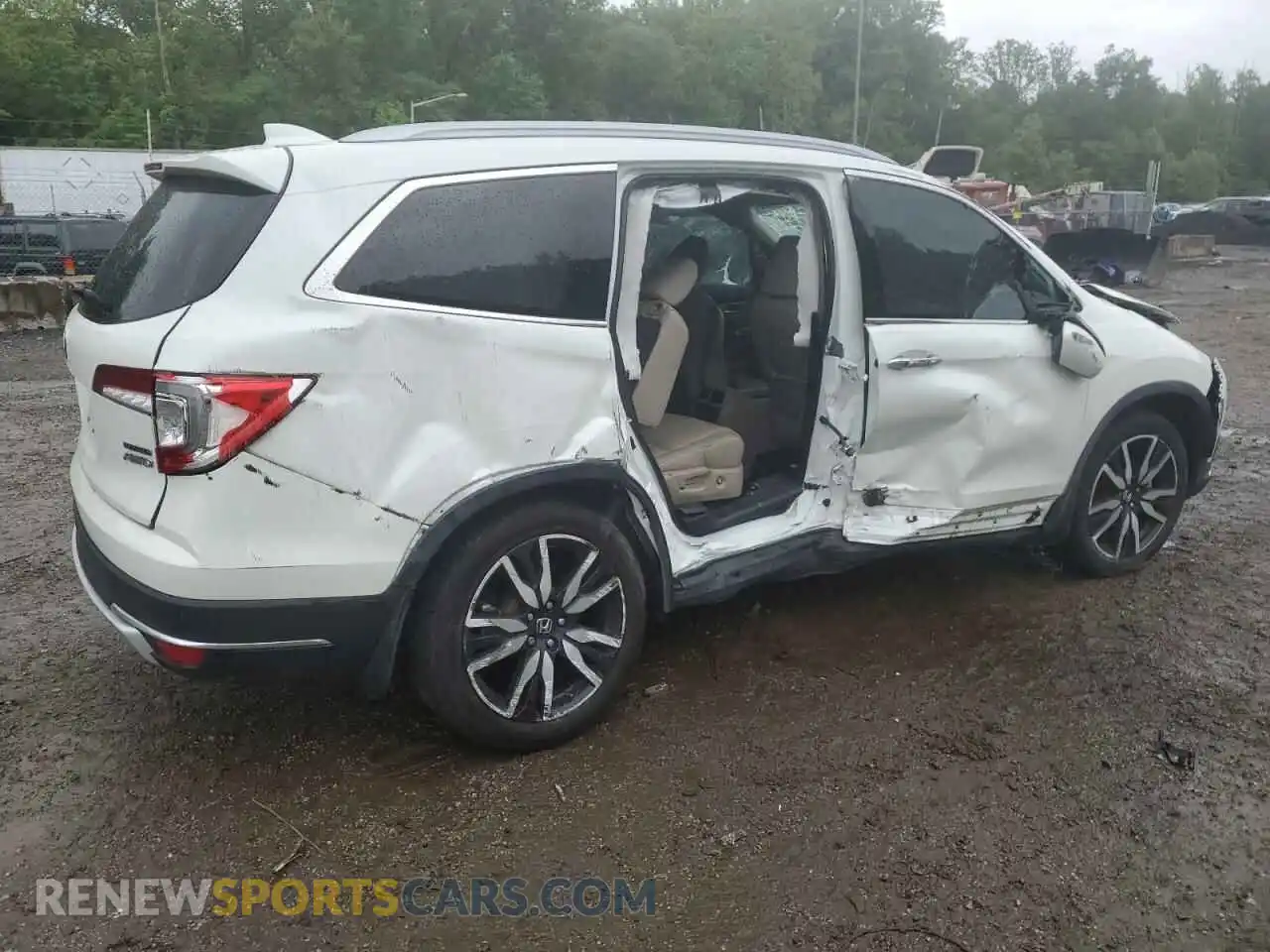 3 Photograph of a damaged car 5FNYF6H64MB004962 HONDA PILOT 2021