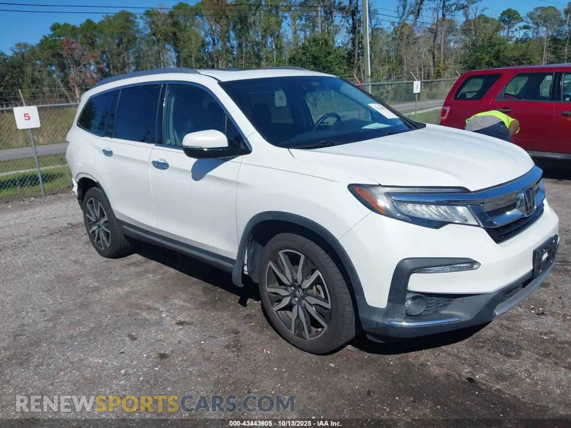 1 Photograph of a damaged car 5FNYF6H99MB082759 HONDA PILOT 2021