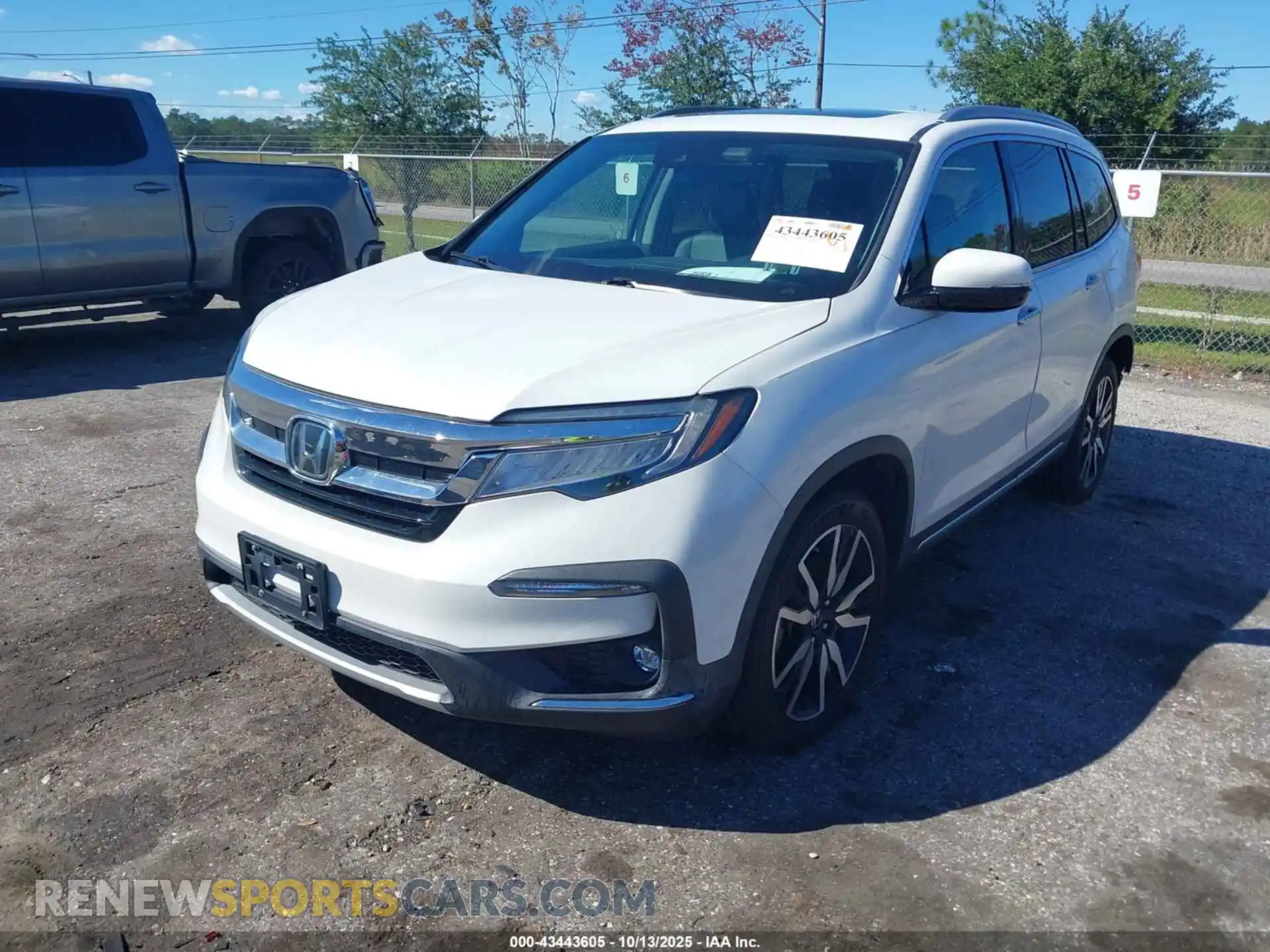 2 Photograph of a damaged car 5FNYF6H99MB082759 HONDA PILOT 2021
