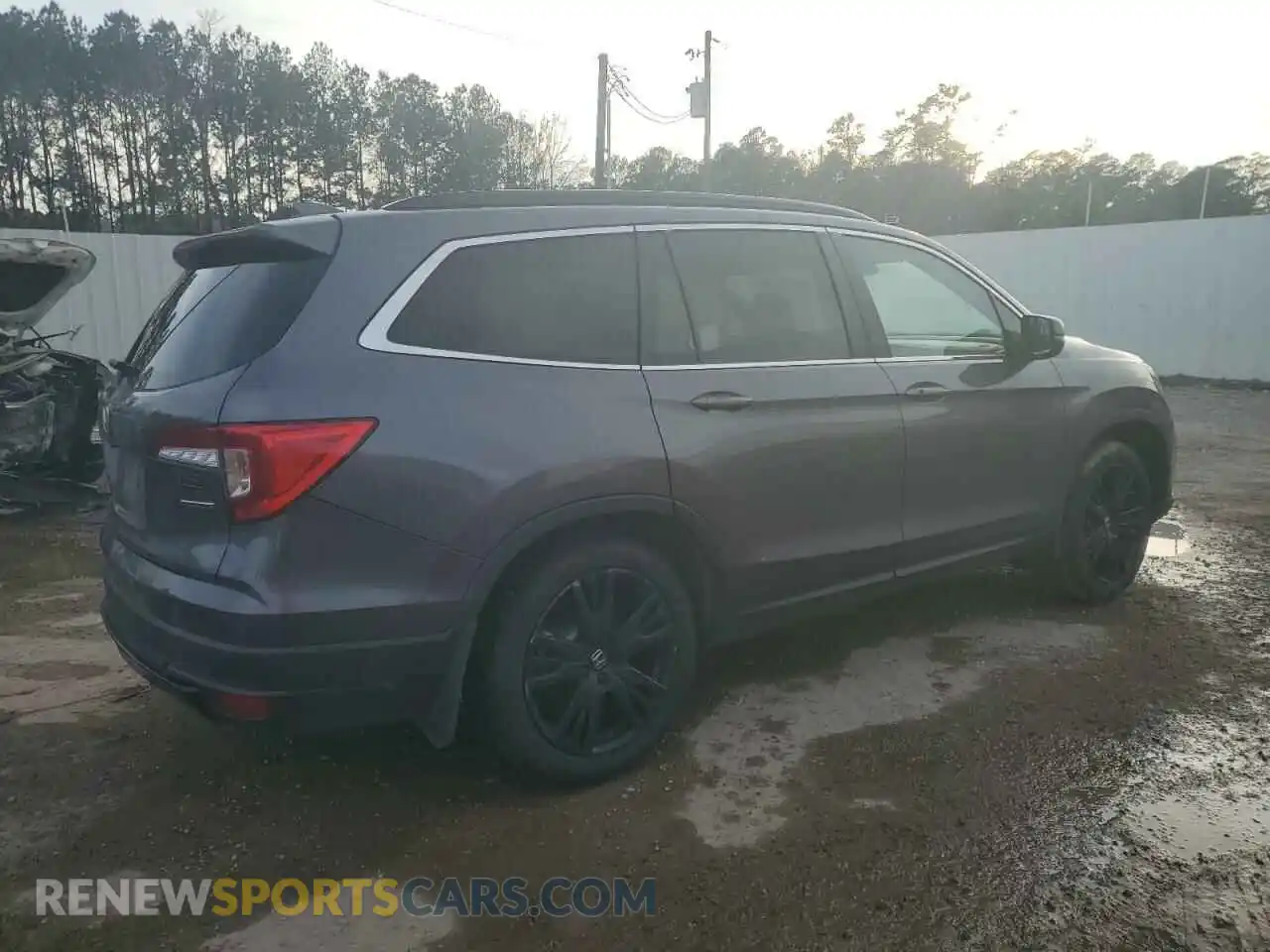 3 Photograph of a damaged car 5FNYF5H21NB016009 HONDA PILOT 2022
