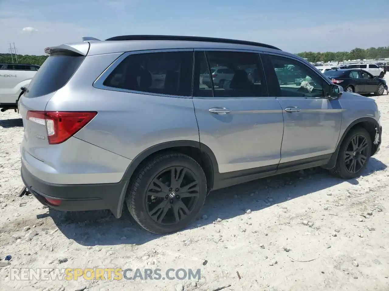 3 Photograph of a damaged car 5FNYF5H22NB005584 HONDA PILOT 2022