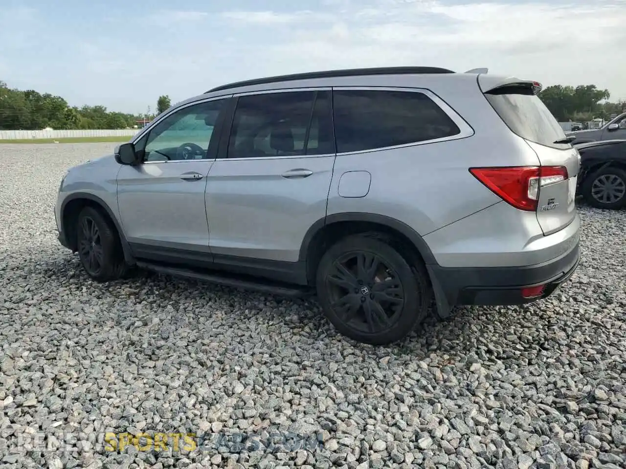 2 Photograph of a damaged car 5FNYF5H23NB012513 HONDA PILOT 2022