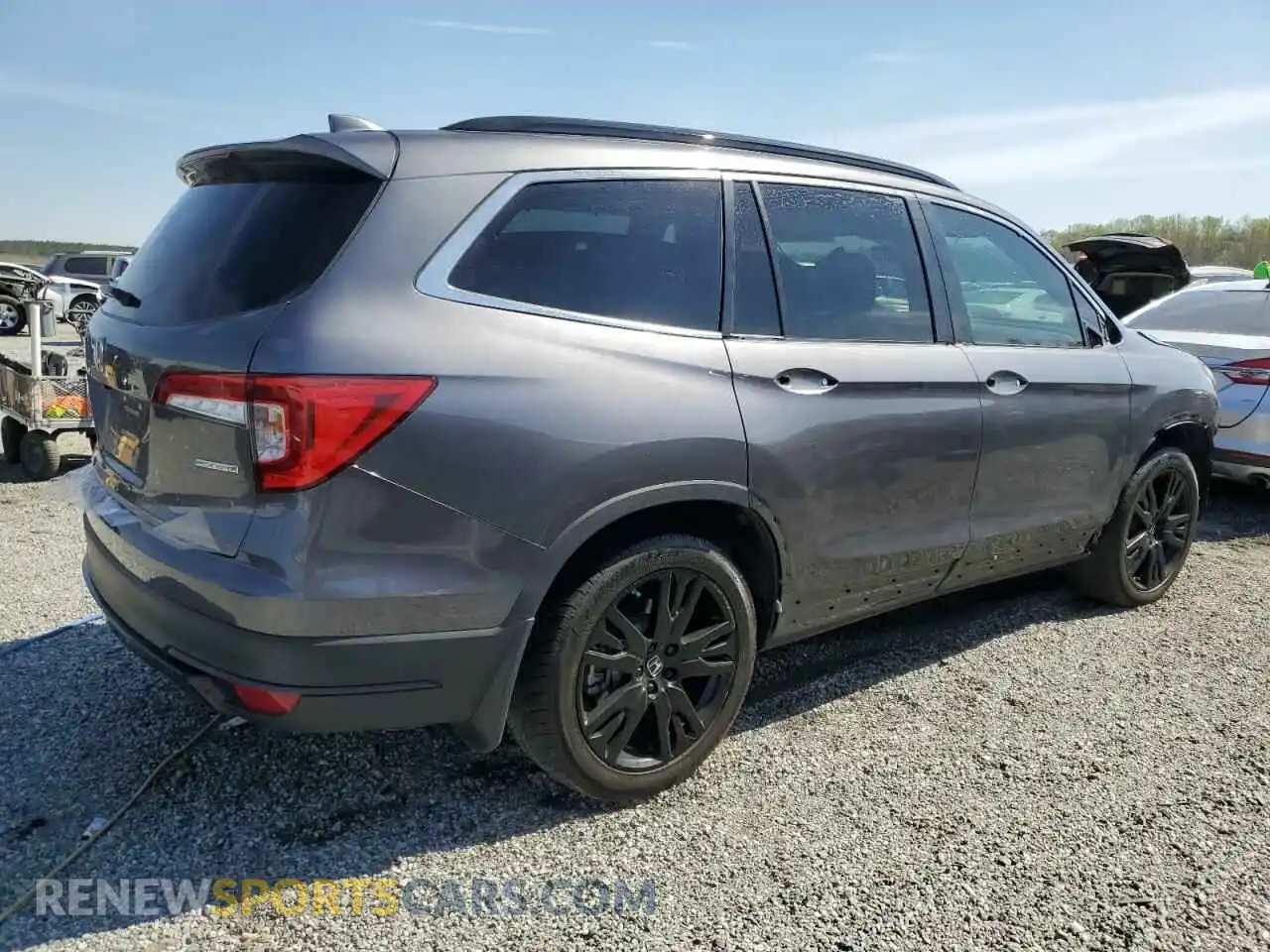 3 Photograph of a damaged car 5FNYF5H23NB023656 HONDA PILOT 2022