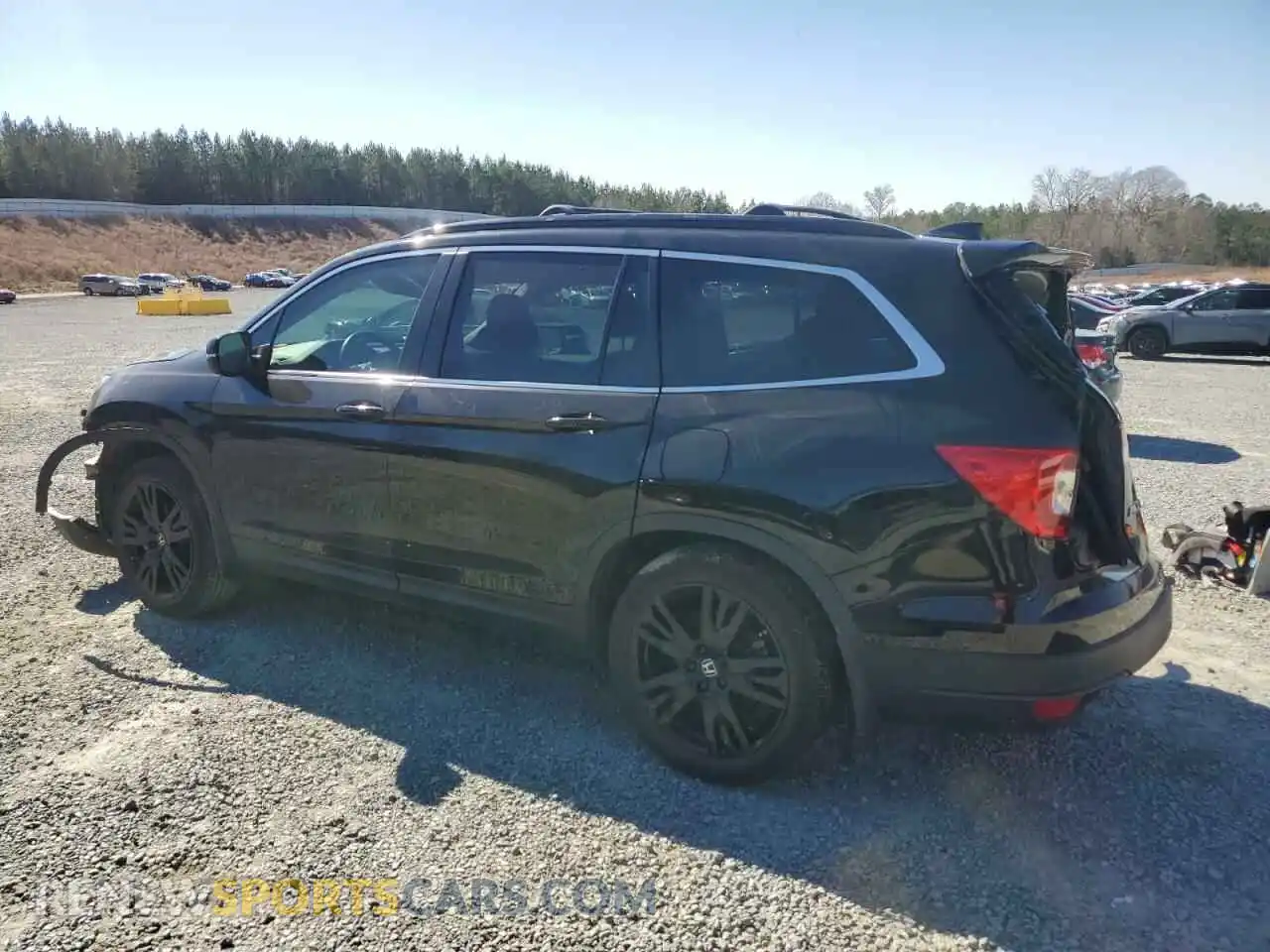 2 Photograph of a damaged car 5FNYF5H23NB026170 HONDA PILOT 2022