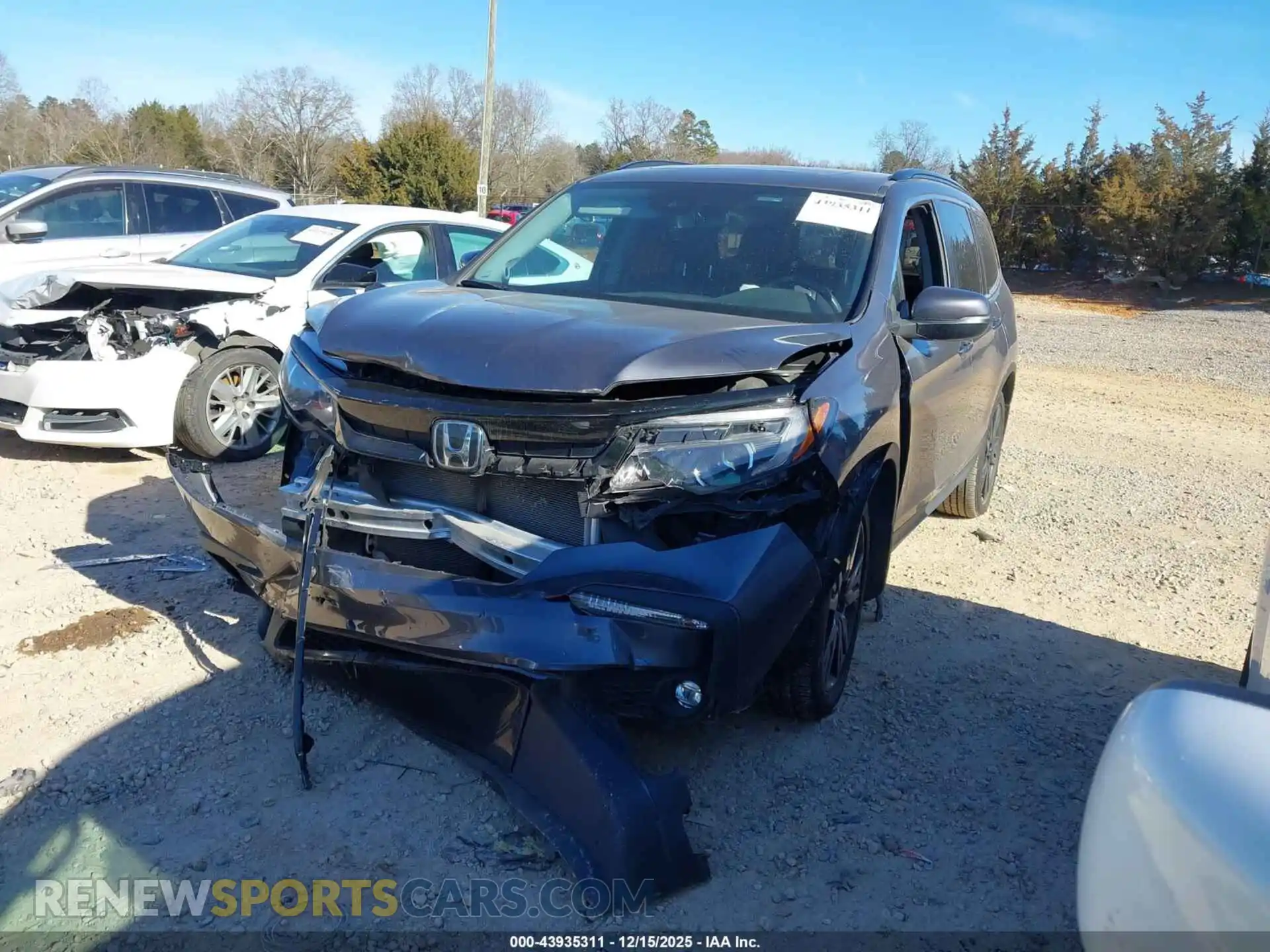 2 Photograph of a damaged car 5FNYF5H23NB028209 HONDA PILOT 2022