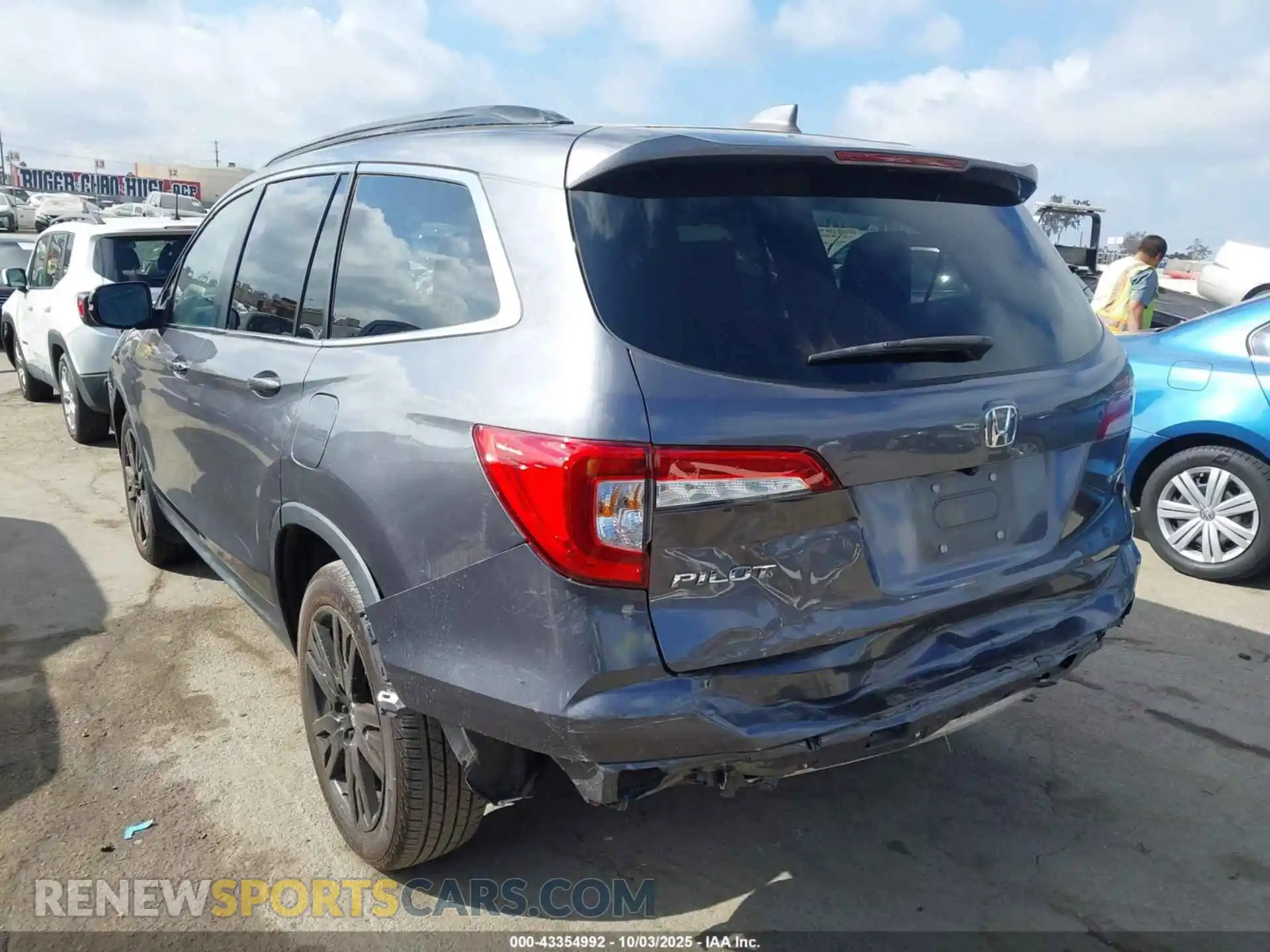 3 Photograph of a damaged car 5FNYF5H26NB035381 HONDA PILOT 2022