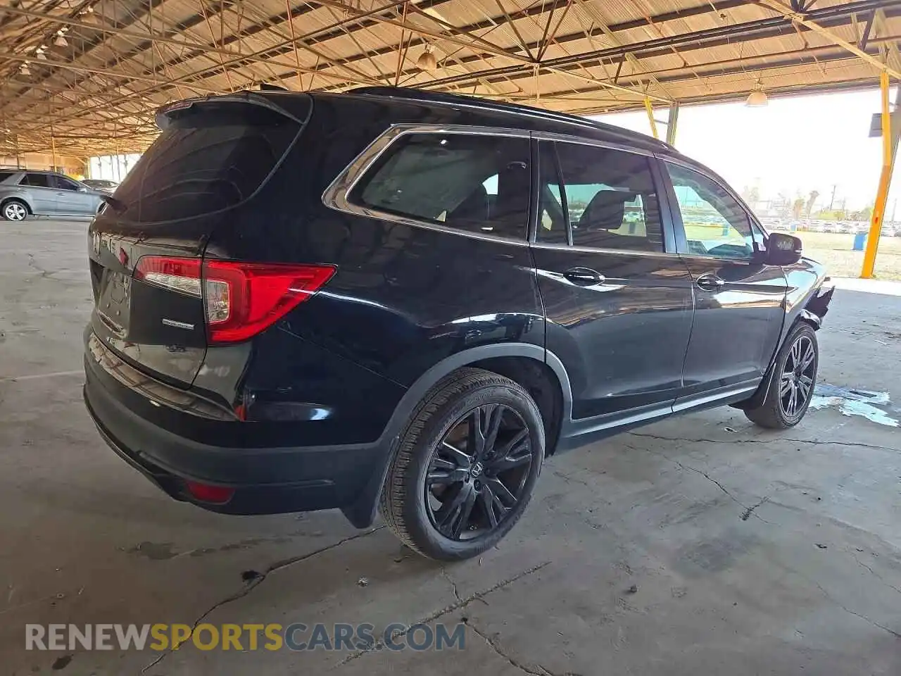 3 Photograph of a damaged car 5FNYF5H28NB021448 HONDA PILOT 2022