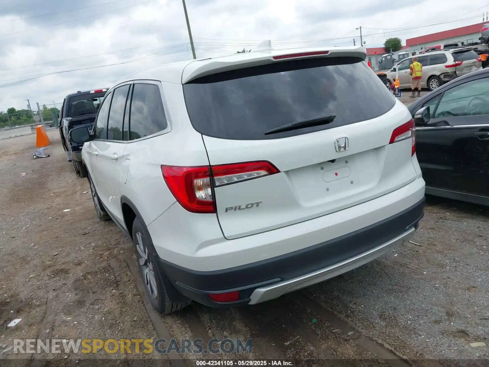 3 Photograph of a damaged car 5FNYF5H52NB003232 HONDA PILOT 2022