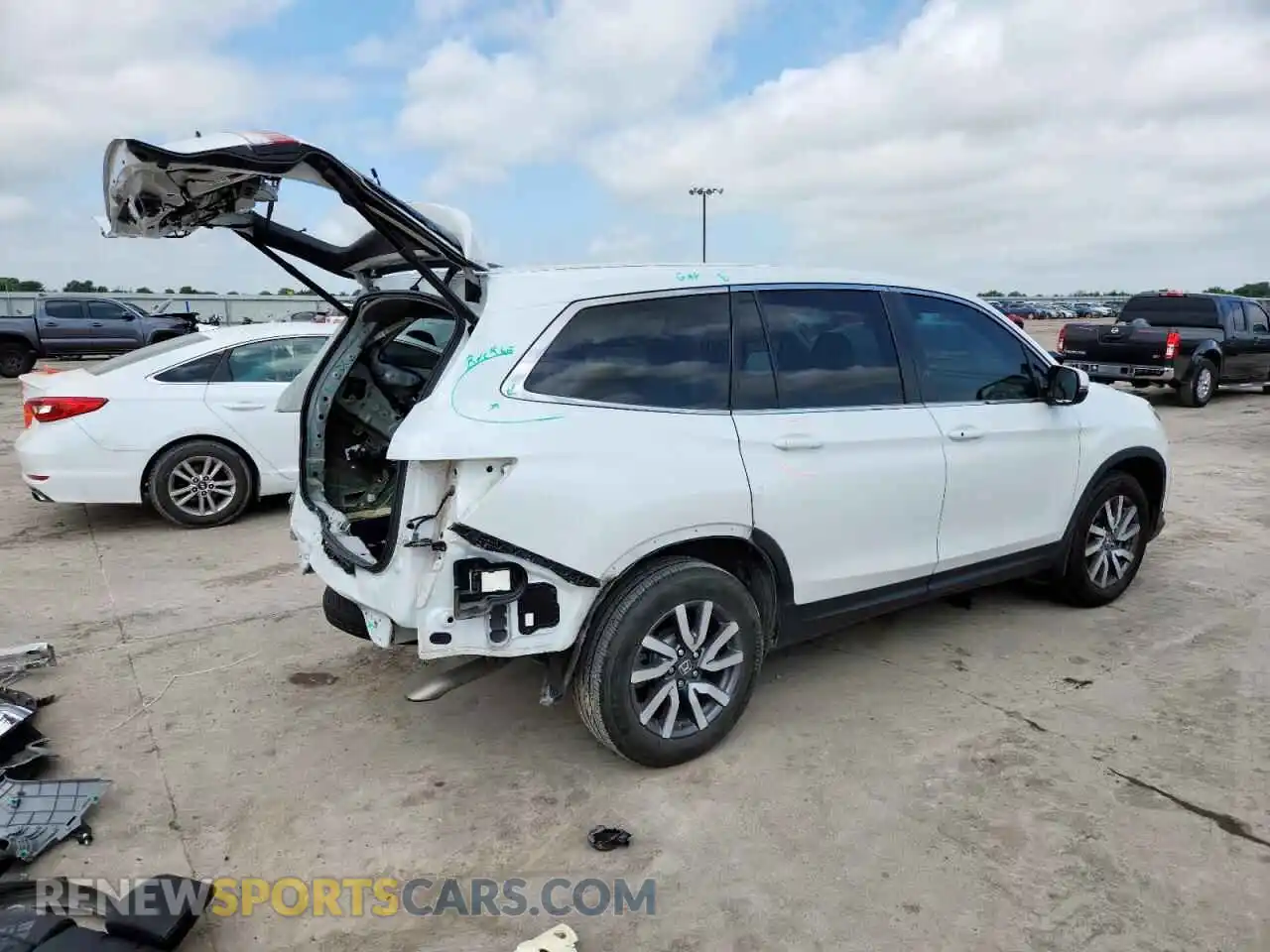 3 Photograph of a damaged car 5FNYF5H56NB006120 HONDA PILOT 2022