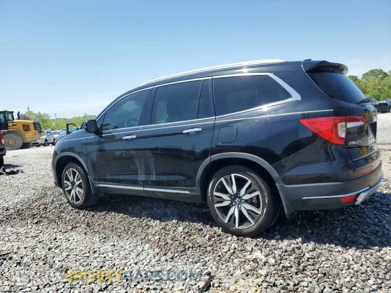2 Photograph of a damaged car 5FNYF5H60NB032950 HONDA PILOT 2022