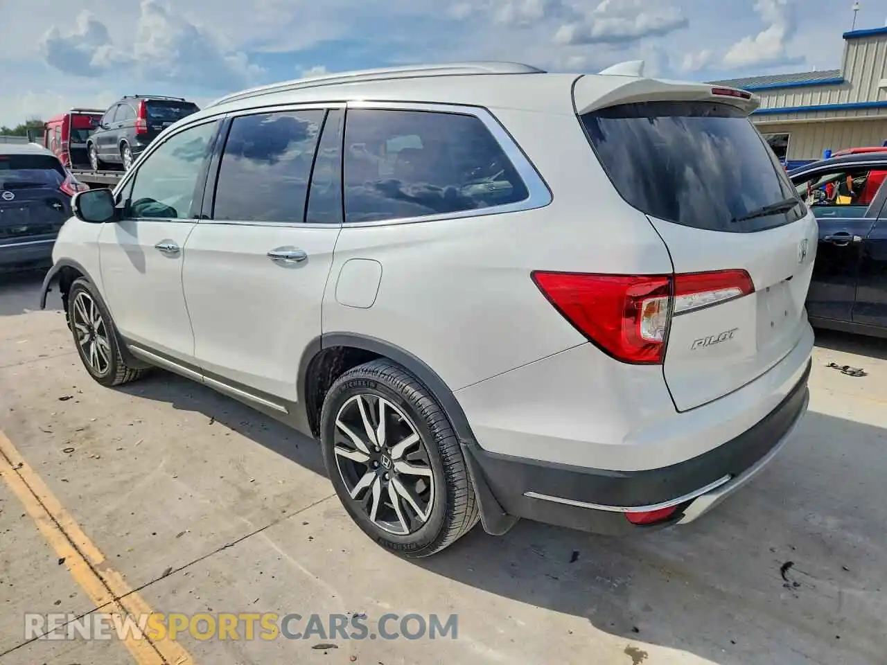 2 fotografías del automóvil dañado 5FNYF5H6XNB020062 HONDA PILOT 2022