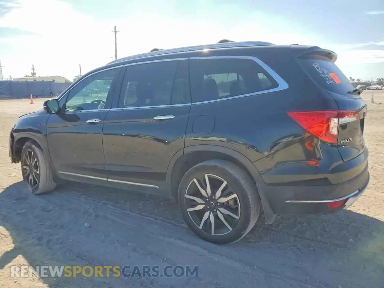 2 Photograph of a damaged car 5FNYF5H90NB015415 HONDA PILOT 2022