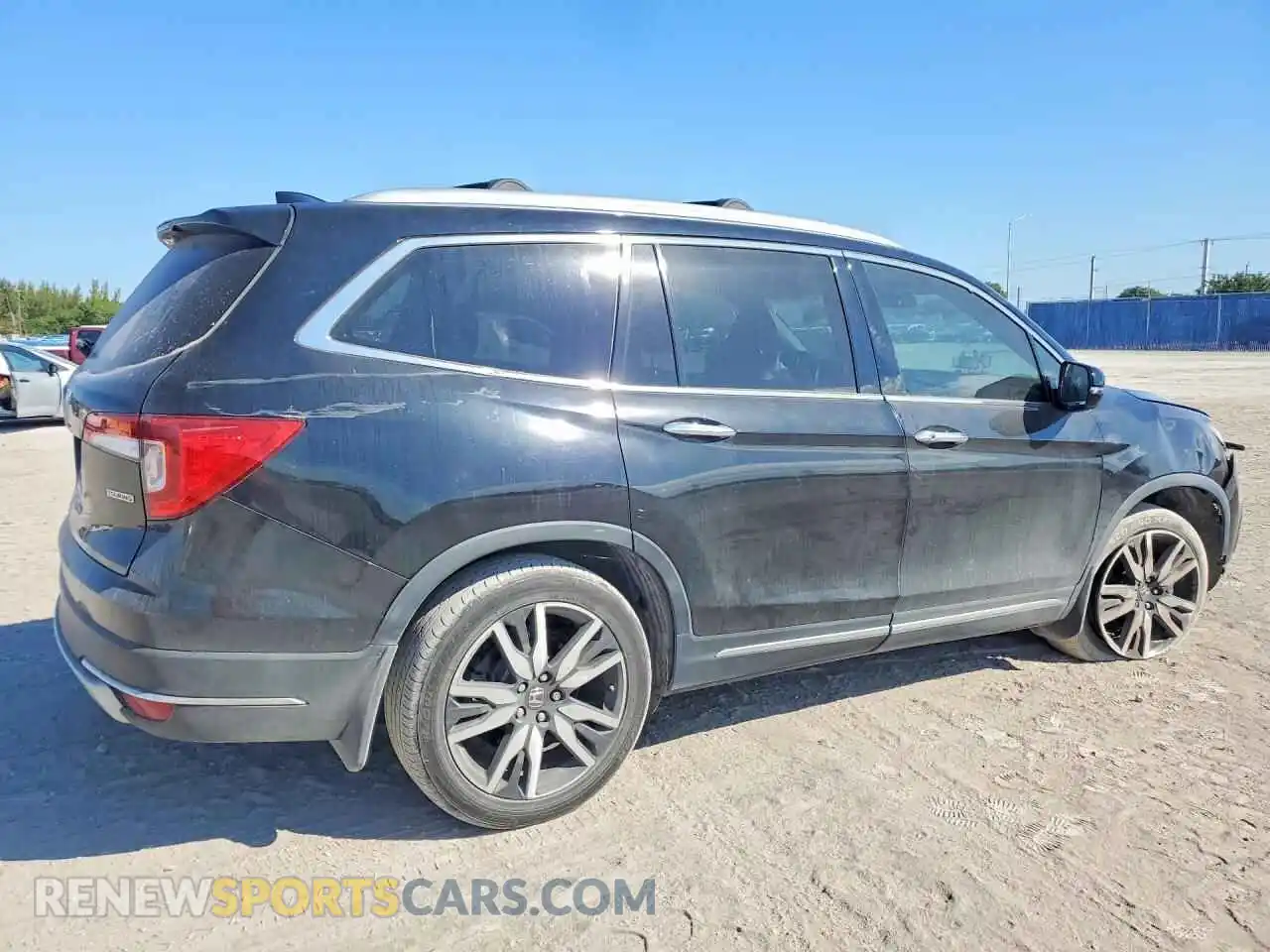 3 Photograph of a damaged car 5FNYF5H90NB015415 HONDA PILOT 2022