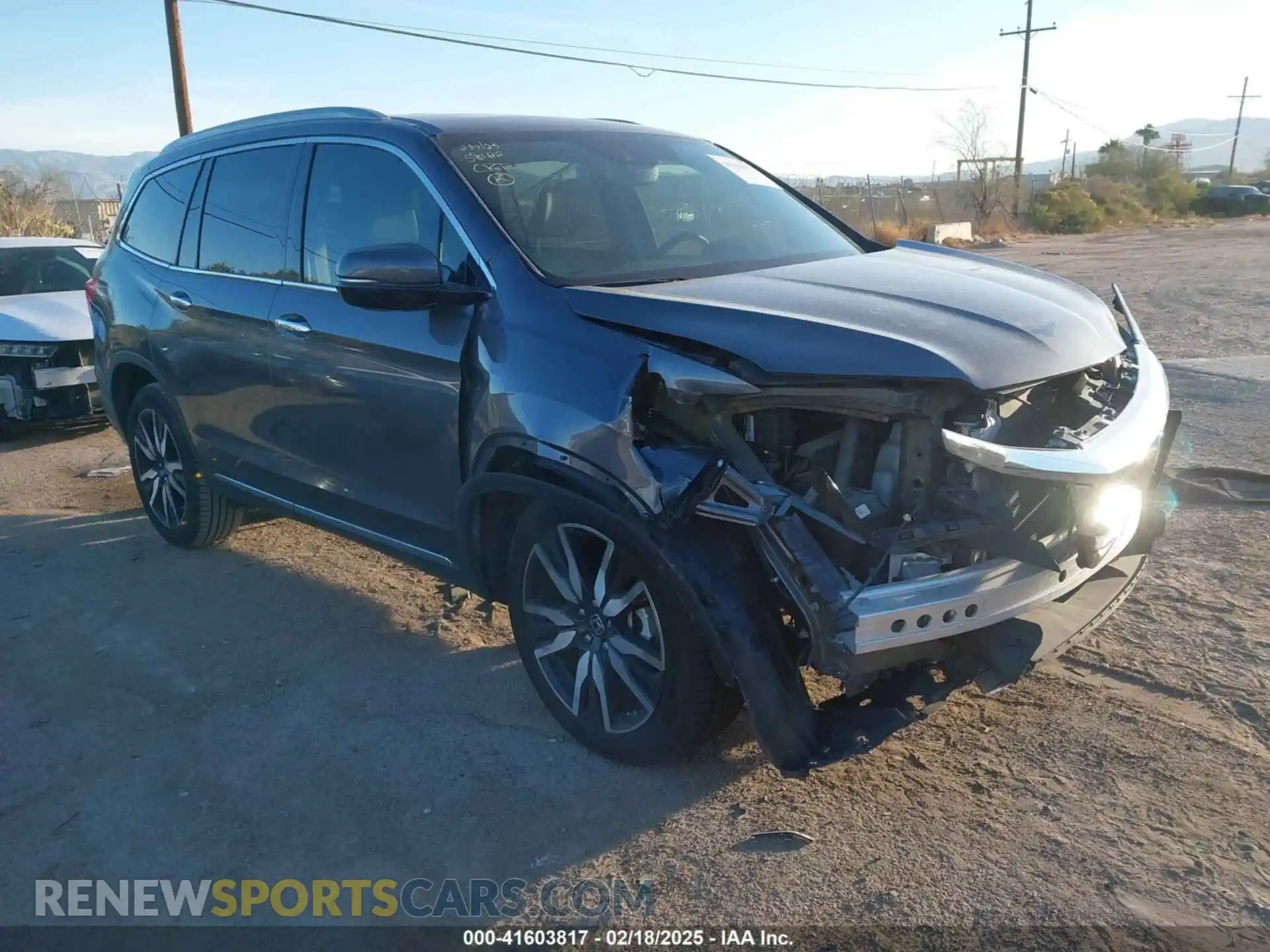 1 Photograph of a damaged car 5FNYF5H96NB000577 HONDA PILOT 2022