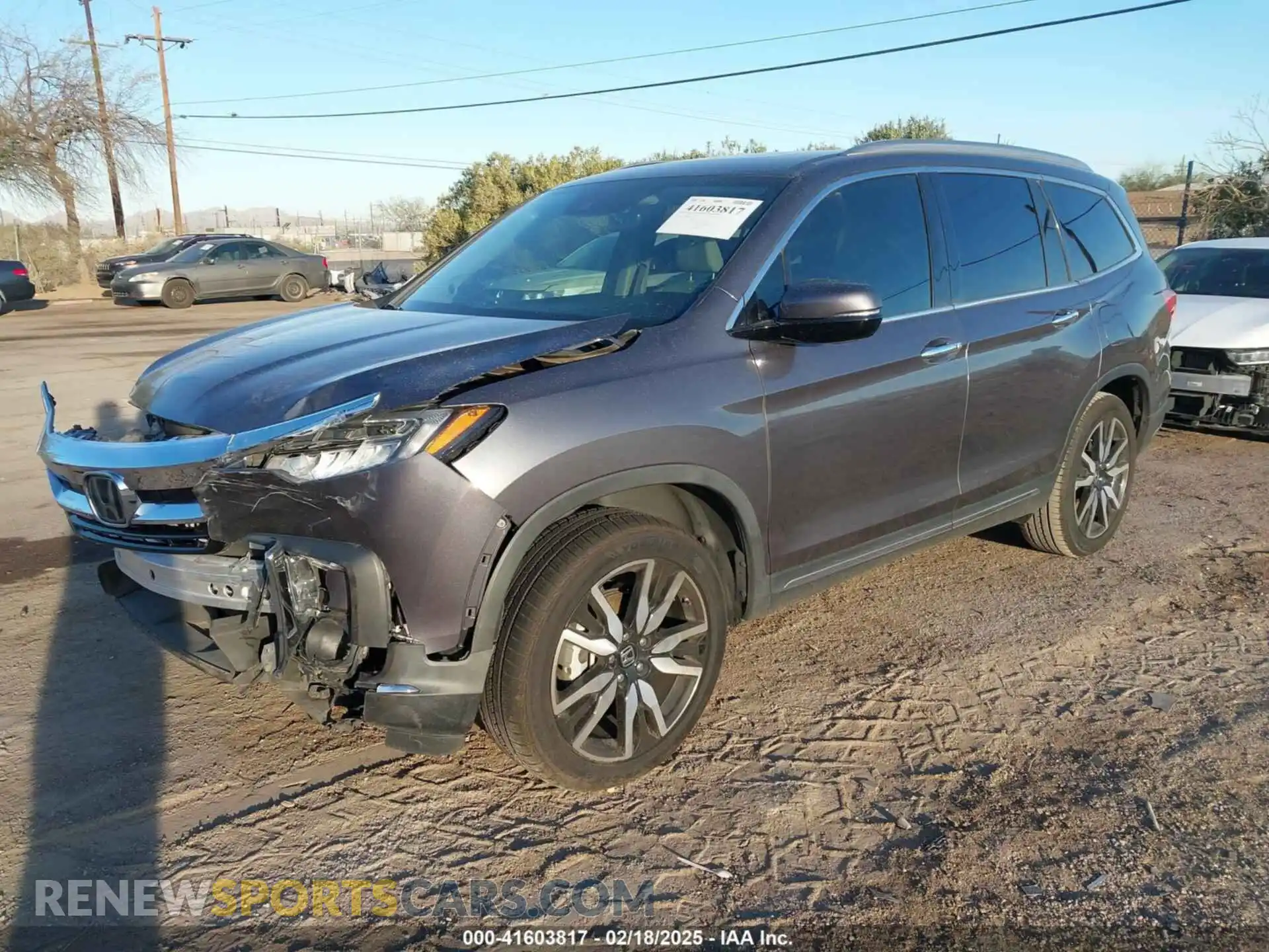 2 Photograph of a damaged car 5FNYF5H96NB000577 HONDA PILOT 2022