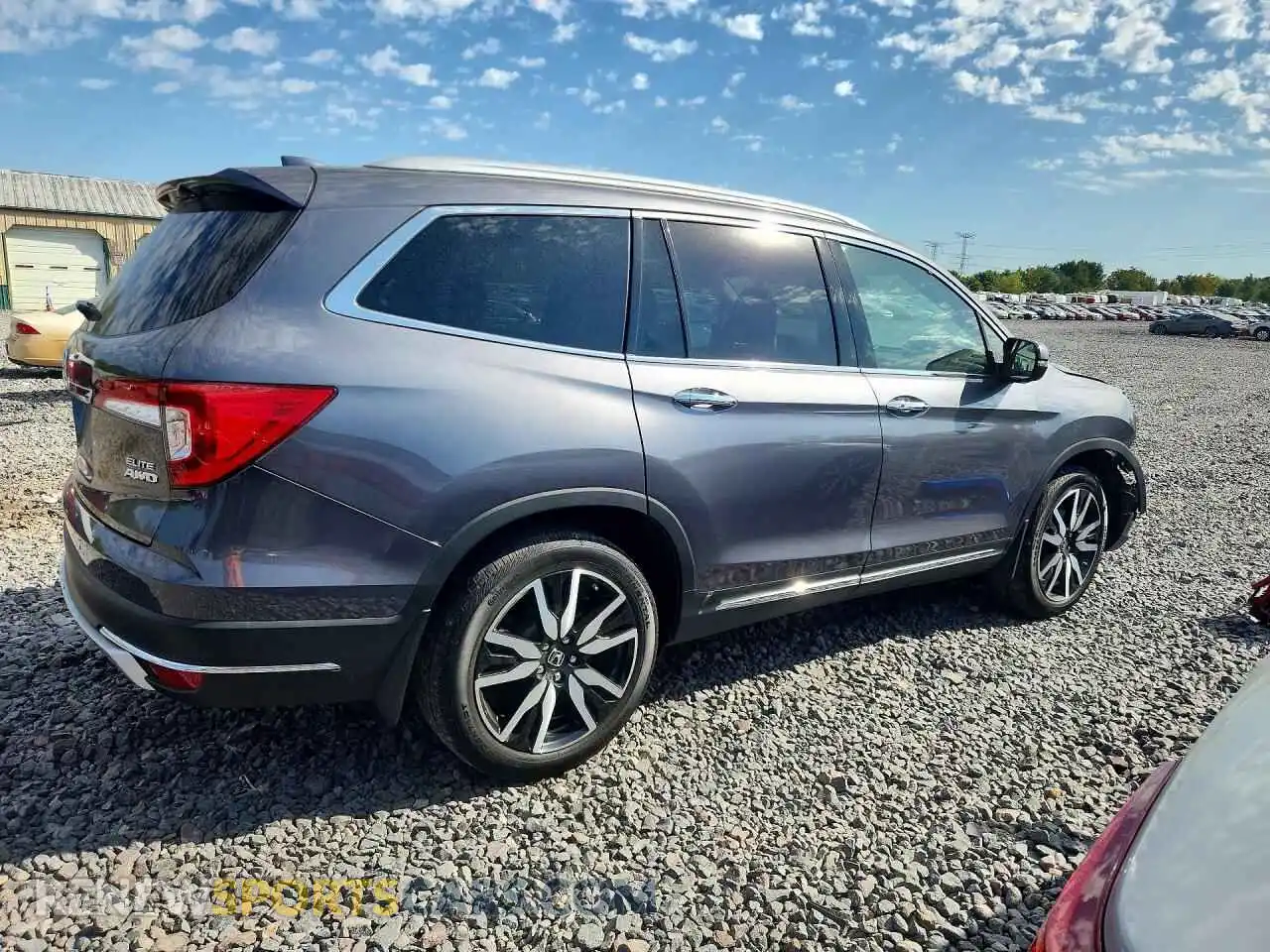 3 Photograph of a damaged car 5FNYF6H00NB068963 HONDA PILOT 2022