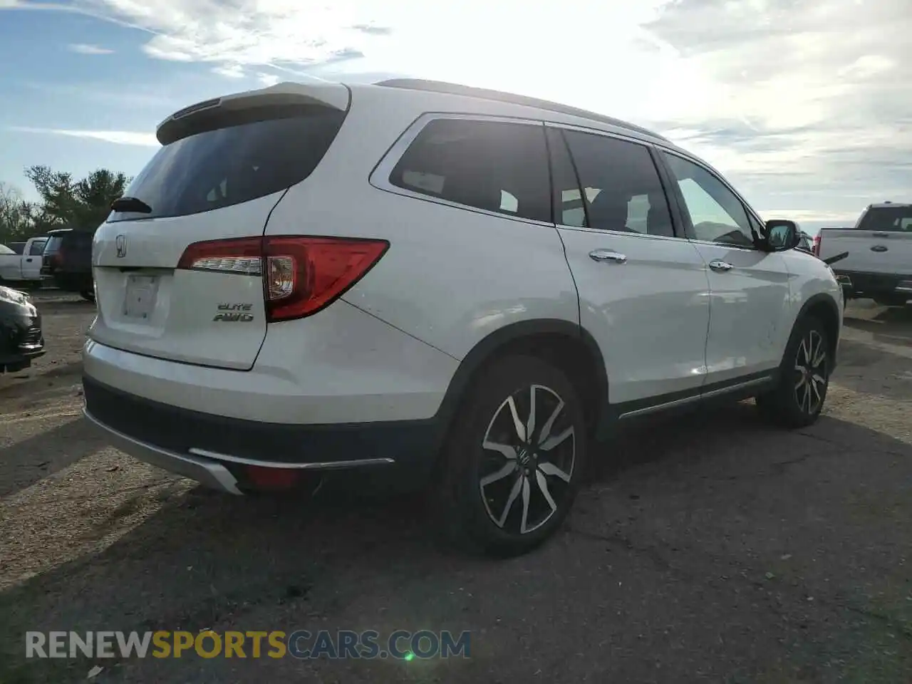3 Photograph of a damaged car 5FNYF6H03NB062316 HONDA PILOT 2022