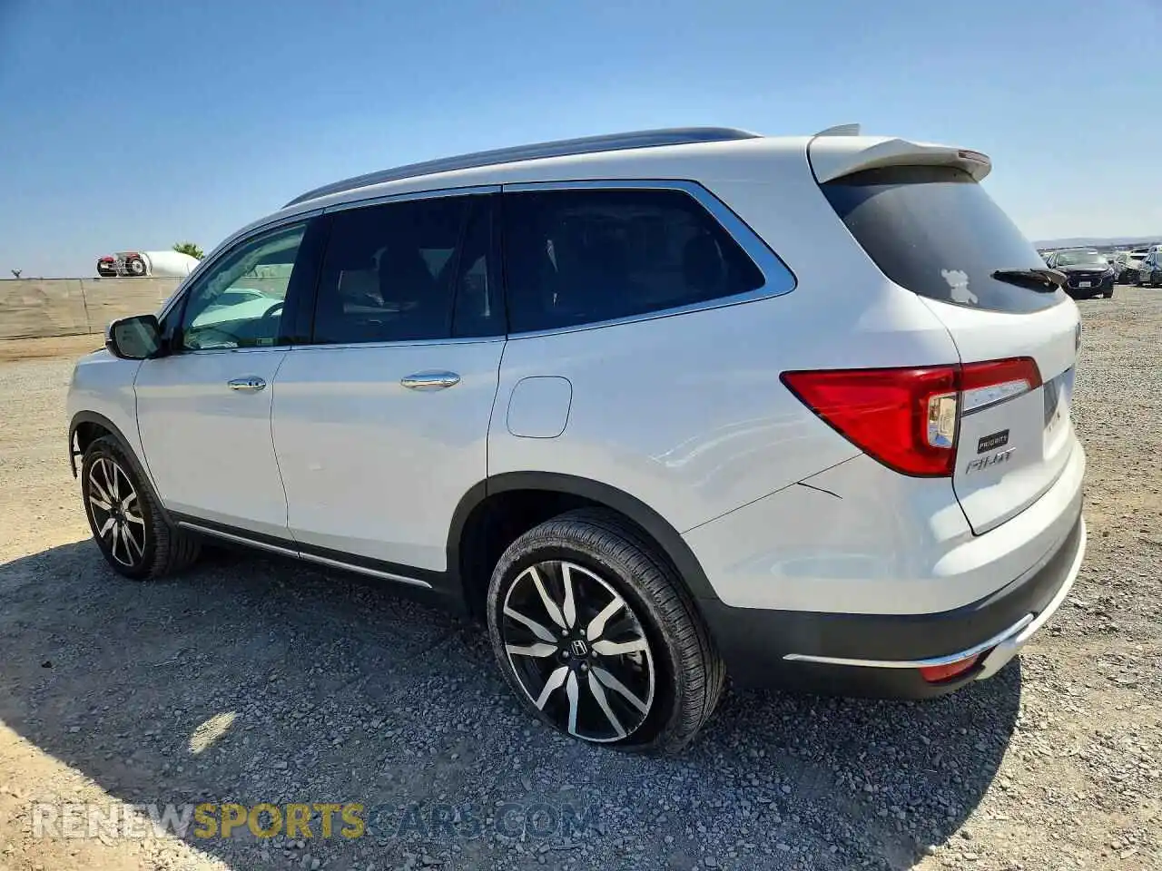 2 Photograph of a damaged car 5FNYF6H03NB083196 HONDA PILOT 2022