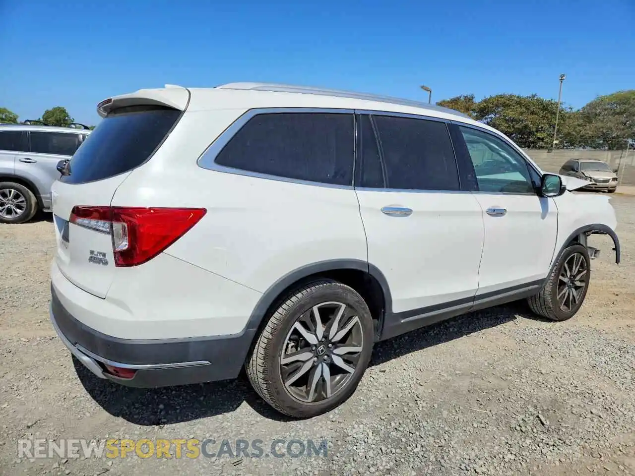 3 Photograph of a damaged car 5FNYF6H03NB083196 HONDA PILOT 2022