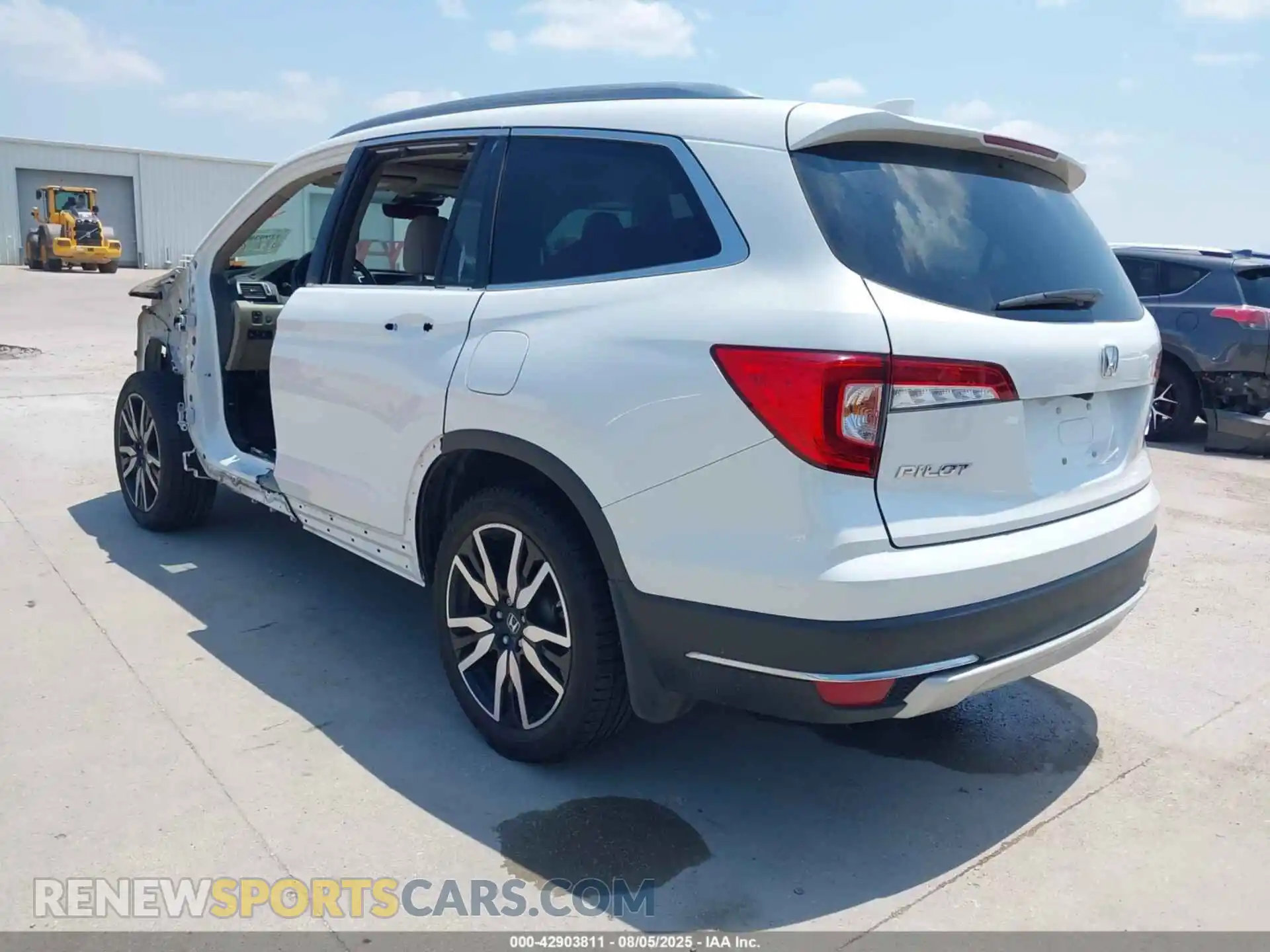 3 Photograph of a damaged car 5FNYF6H03NB088592 HONDA PILOT 2022