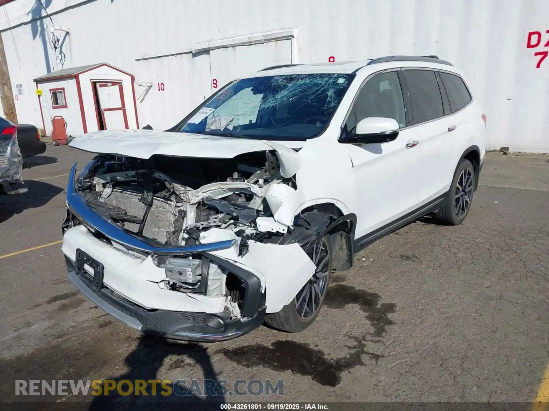 2 Photograph of a damaged car 5FNYF6H04NB007065 HONDA PILOT 2022