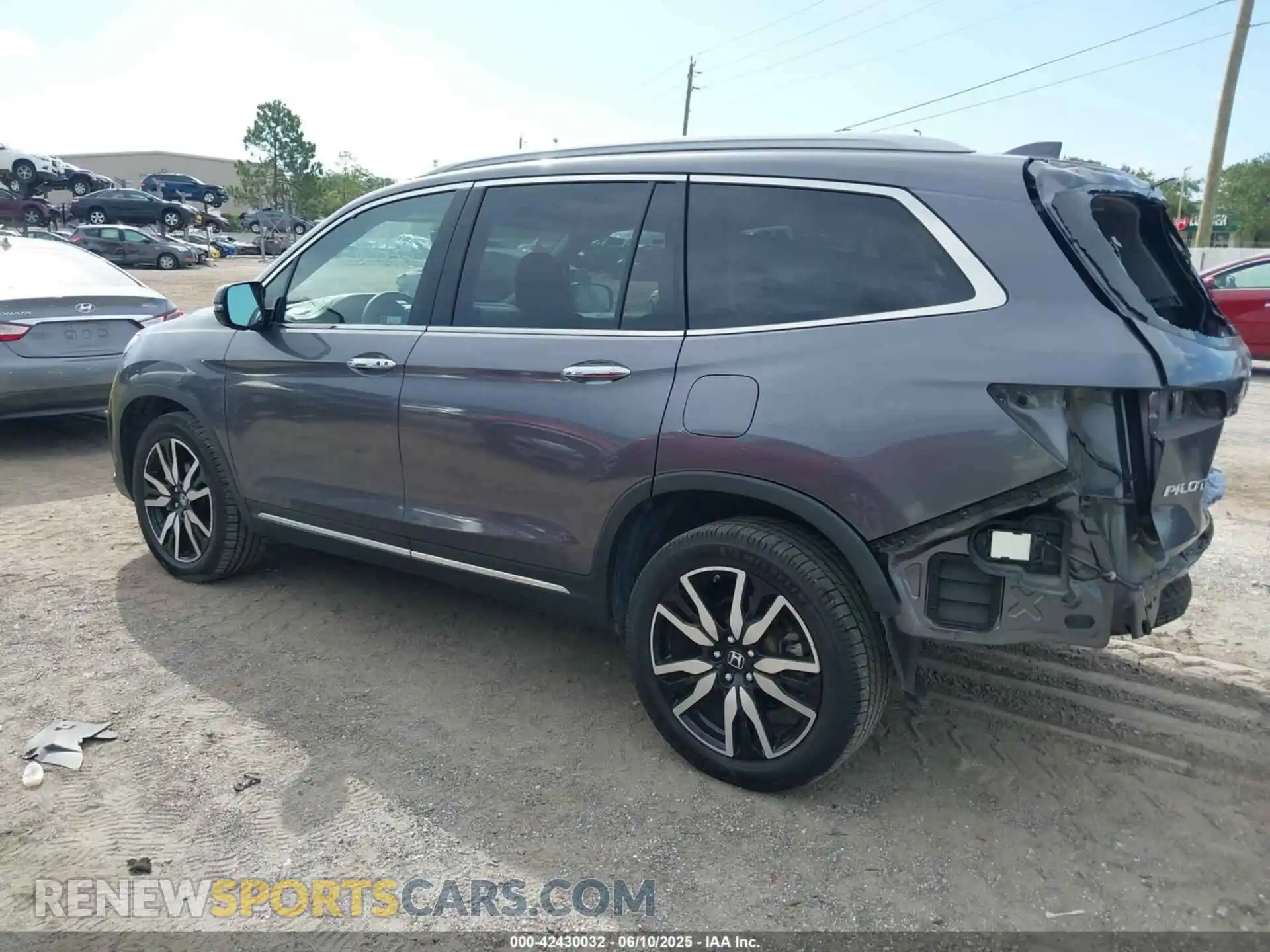 3 Photograph of a damaged car 5FNYF6H04NB025212 HONDA PILOT 2022