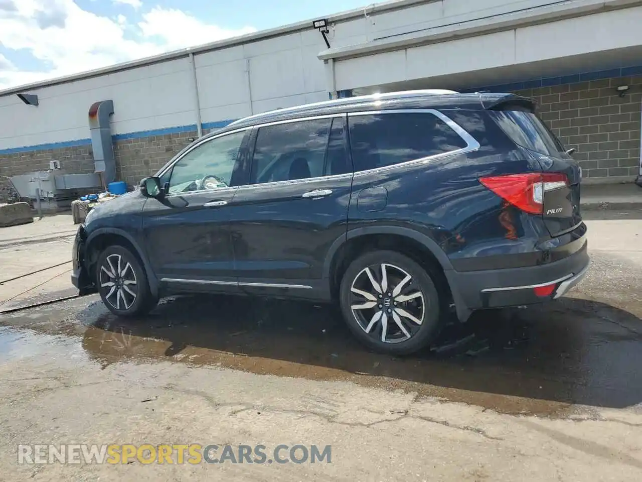 2 Photograph of a damaged car 5FNYF6H06NB030069 HONDA PILOT 2022