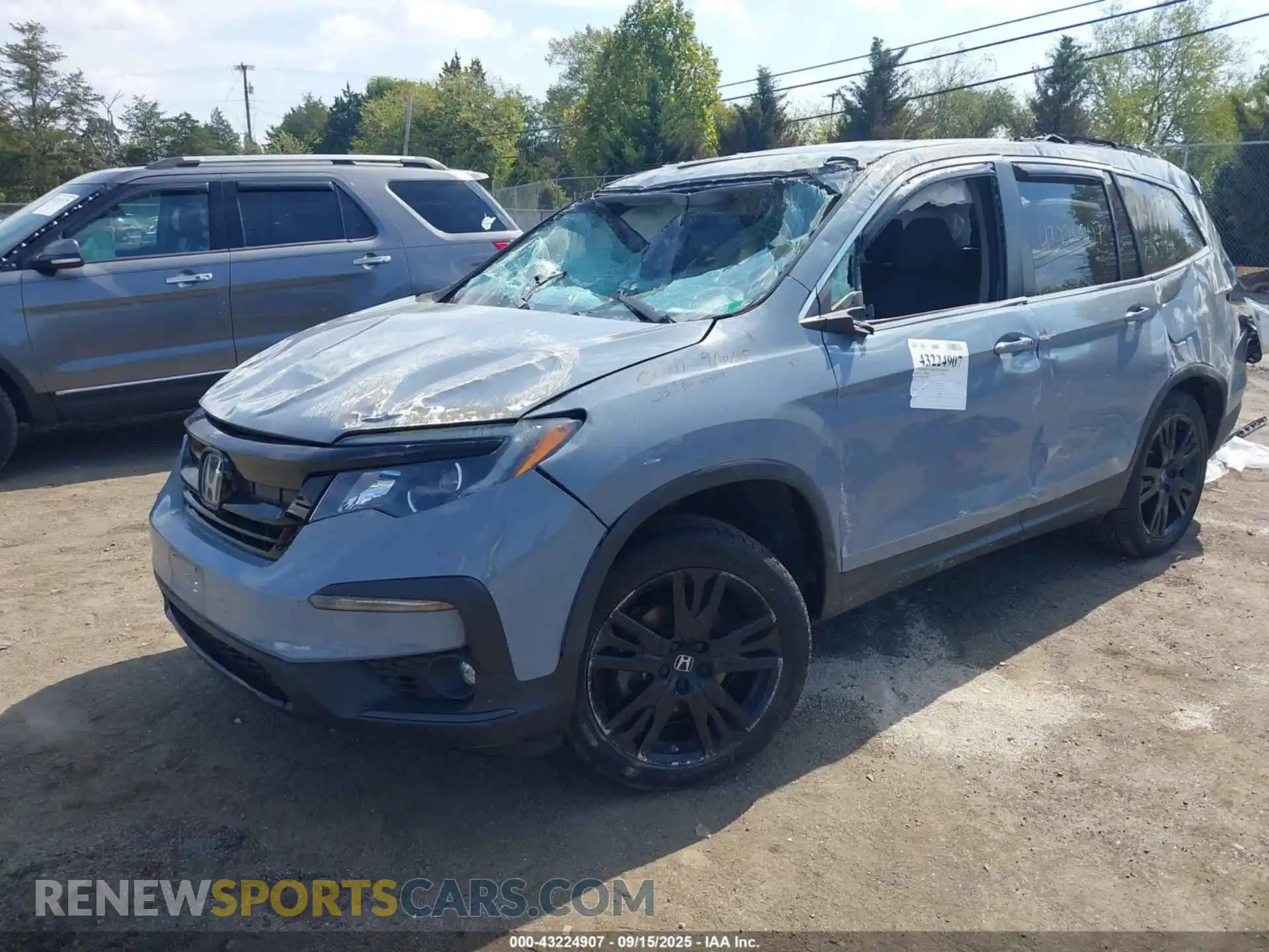 2 Photograph of a damaged car 5FNYF6H22NB070425 HONDA PILOT 2022