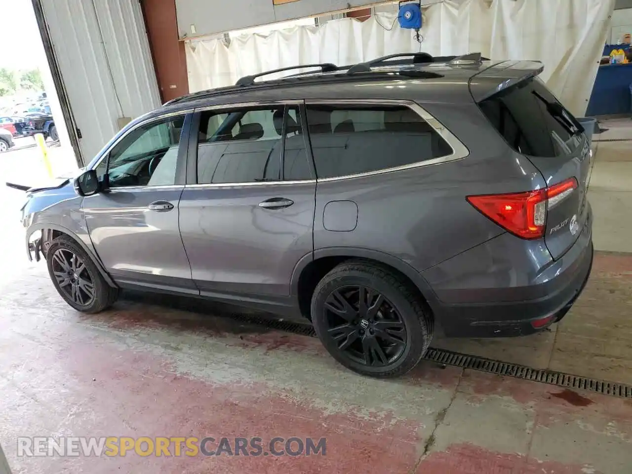2 Photograph of a damaged car 5FNYF6H23NB004479 HONDA PILOT 2022