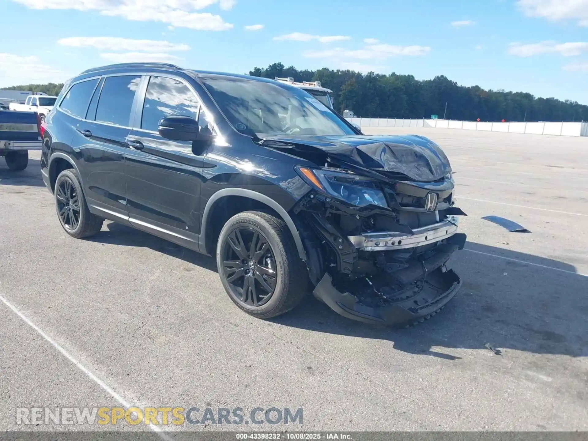 1 Photograph of a damaged car 5FNYF6H23NB093860 HONDA PILOT 2022
