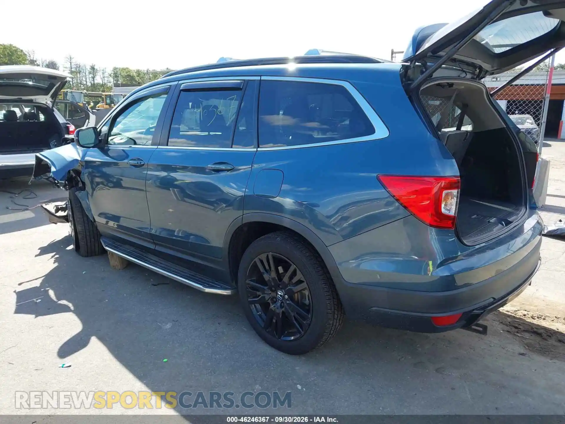 3 Photograph of a damaged car 5FNYF6H25NB038648 HONDA PILOT 2022