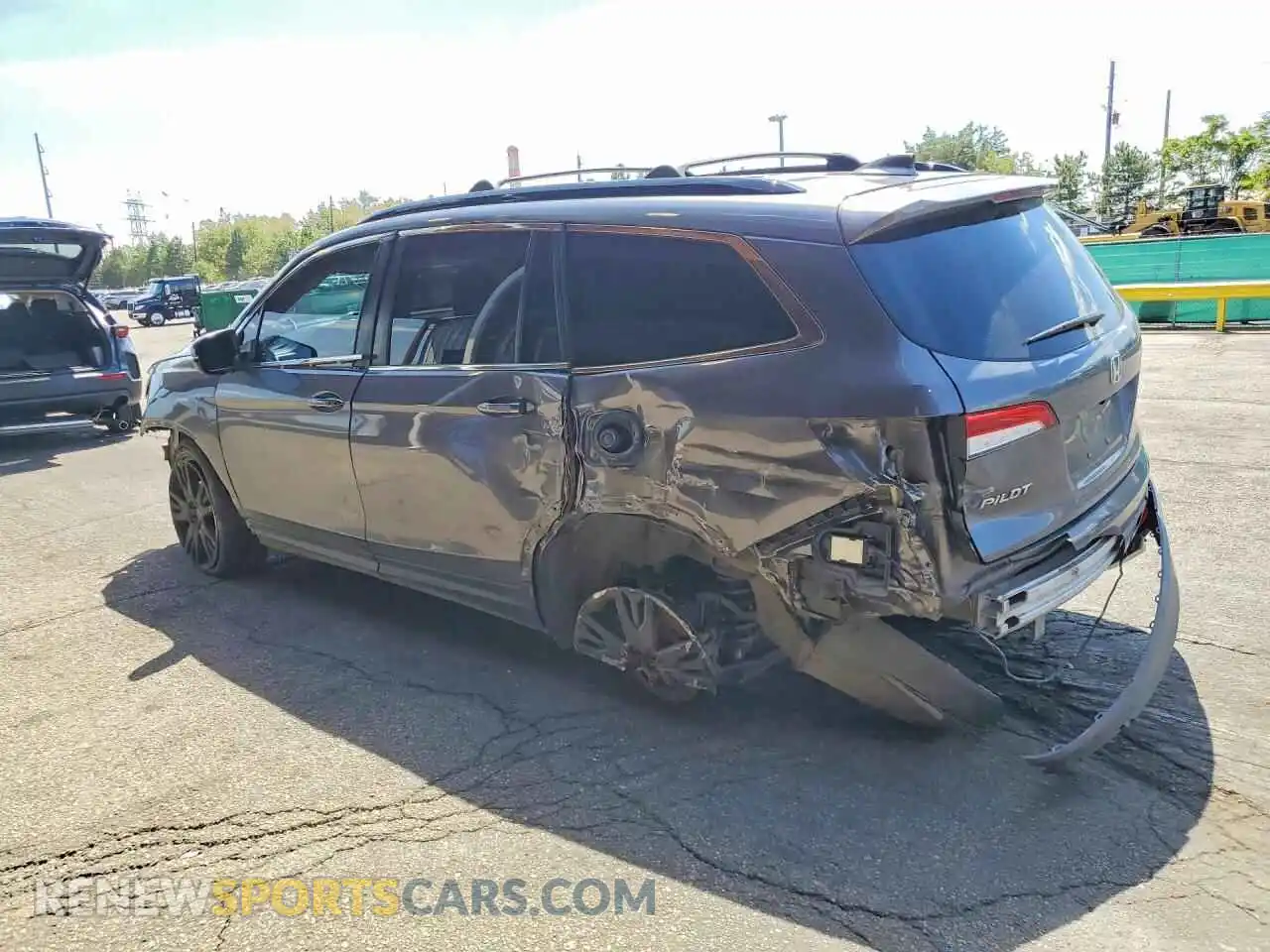 2 Photograph of a damaged car 5FNYF6H25NB046037 HONDA PILOT 2022