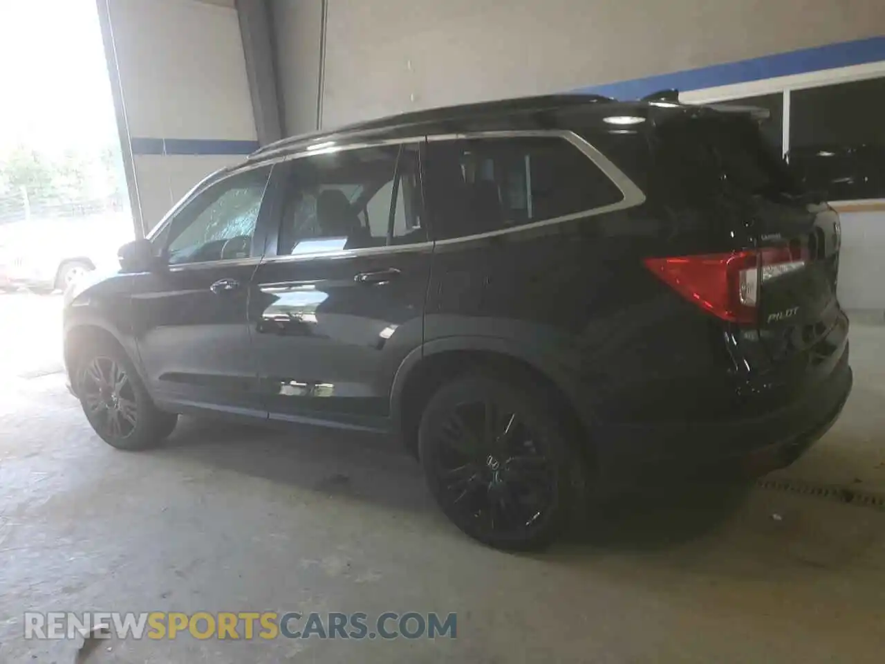 2 Photograph of a damaged car 5FNYF6H26NB085655 HONDA PILOT 2022