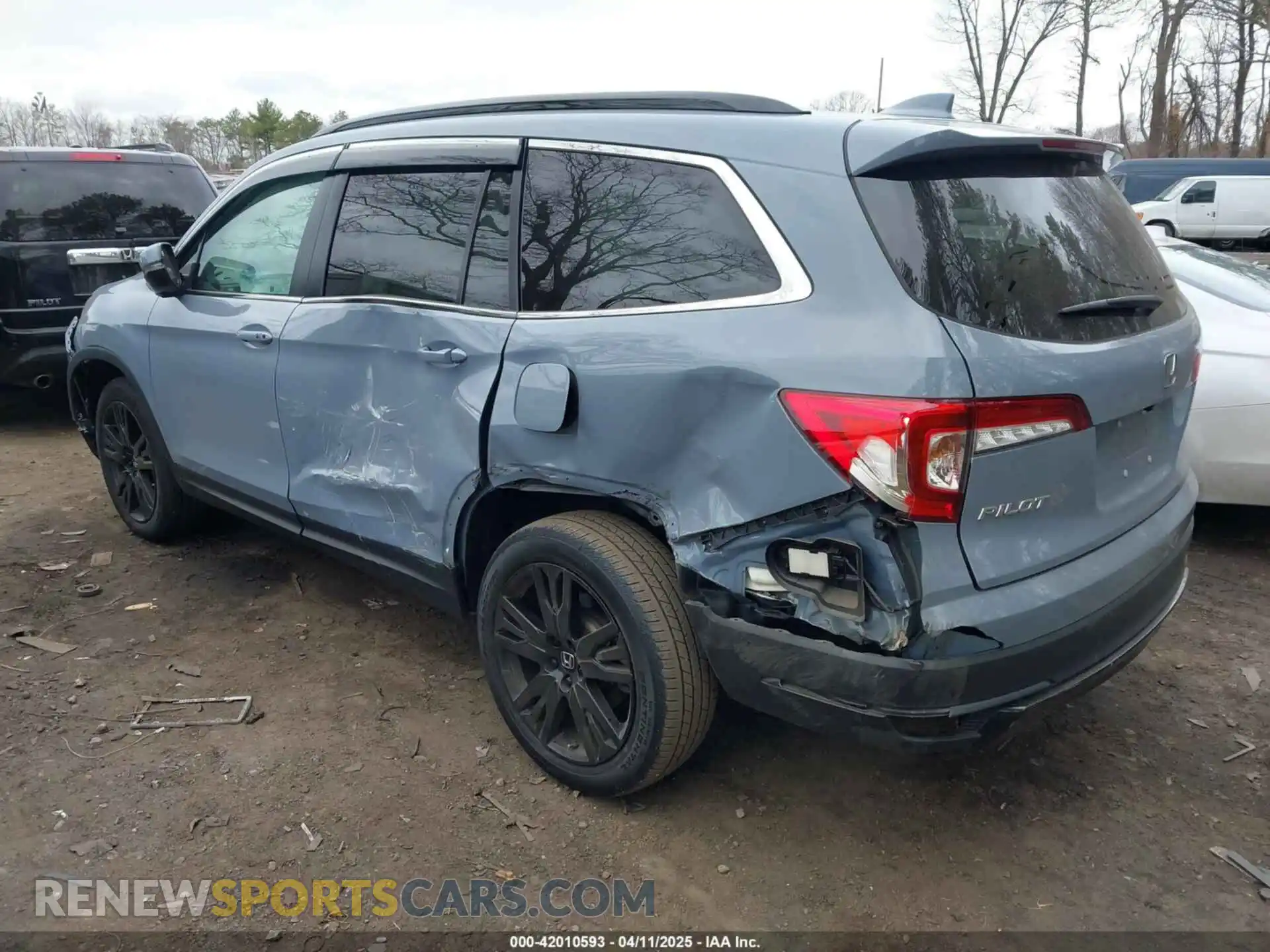 3 Photograph of a damaged car 5FNYF6H27NB100213 HONDA PILOT 2022