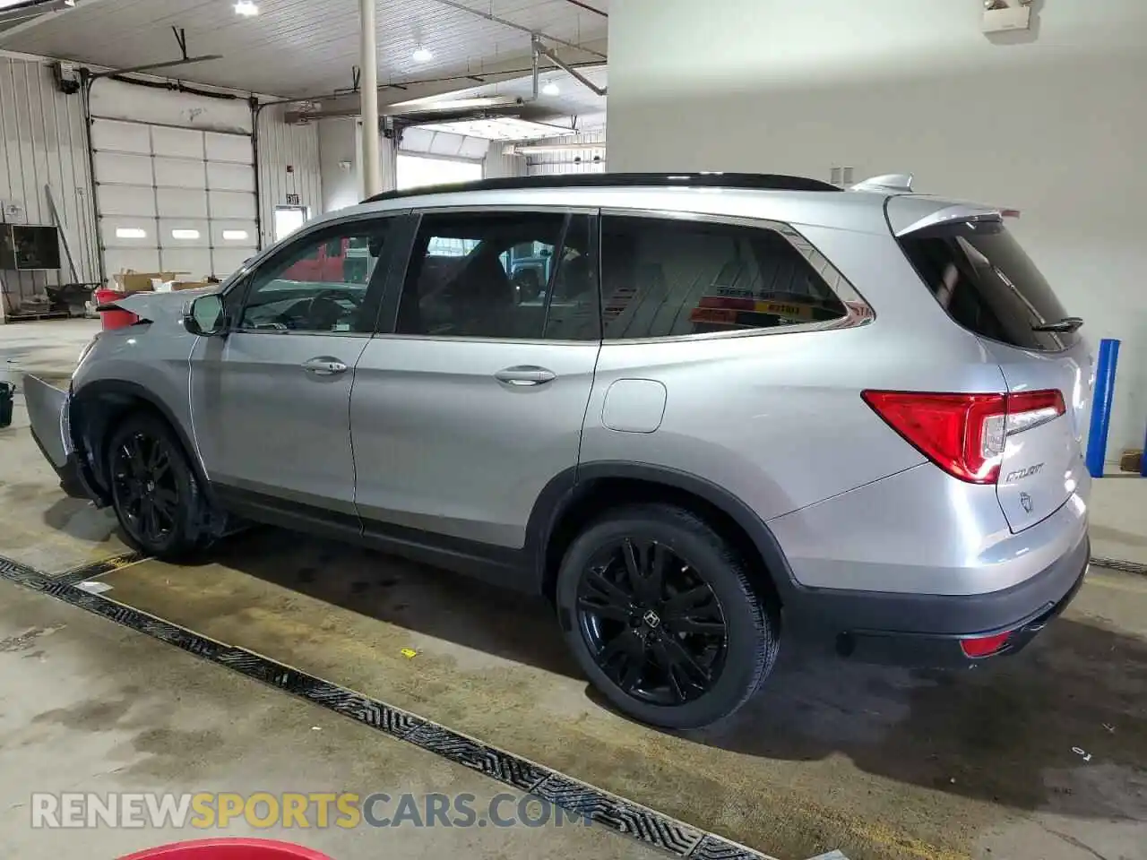 2 Photograph of a damaged car 5FNYF6H29NB101363 HONDA PILOT 2022