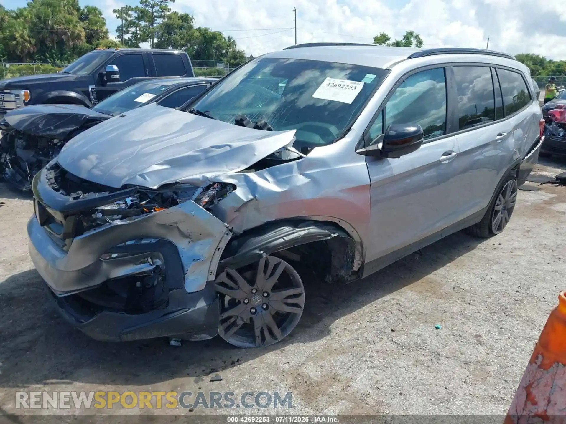 2 Photograph of a damaged car 5FNYF6H30NB070187 HONDA PILOT 2022