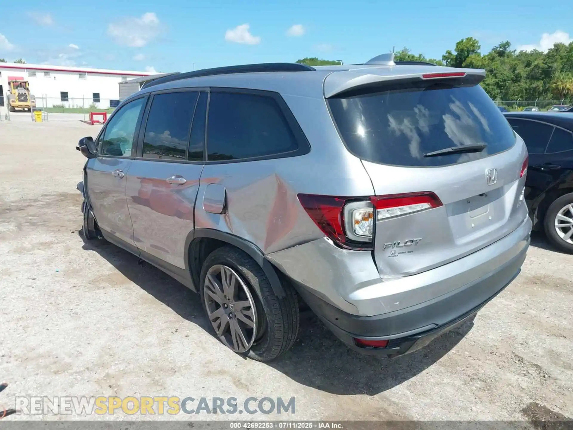 3 Photograph of a damaged car 5FNYF6H30NB070187 HONDA PILOT 2022