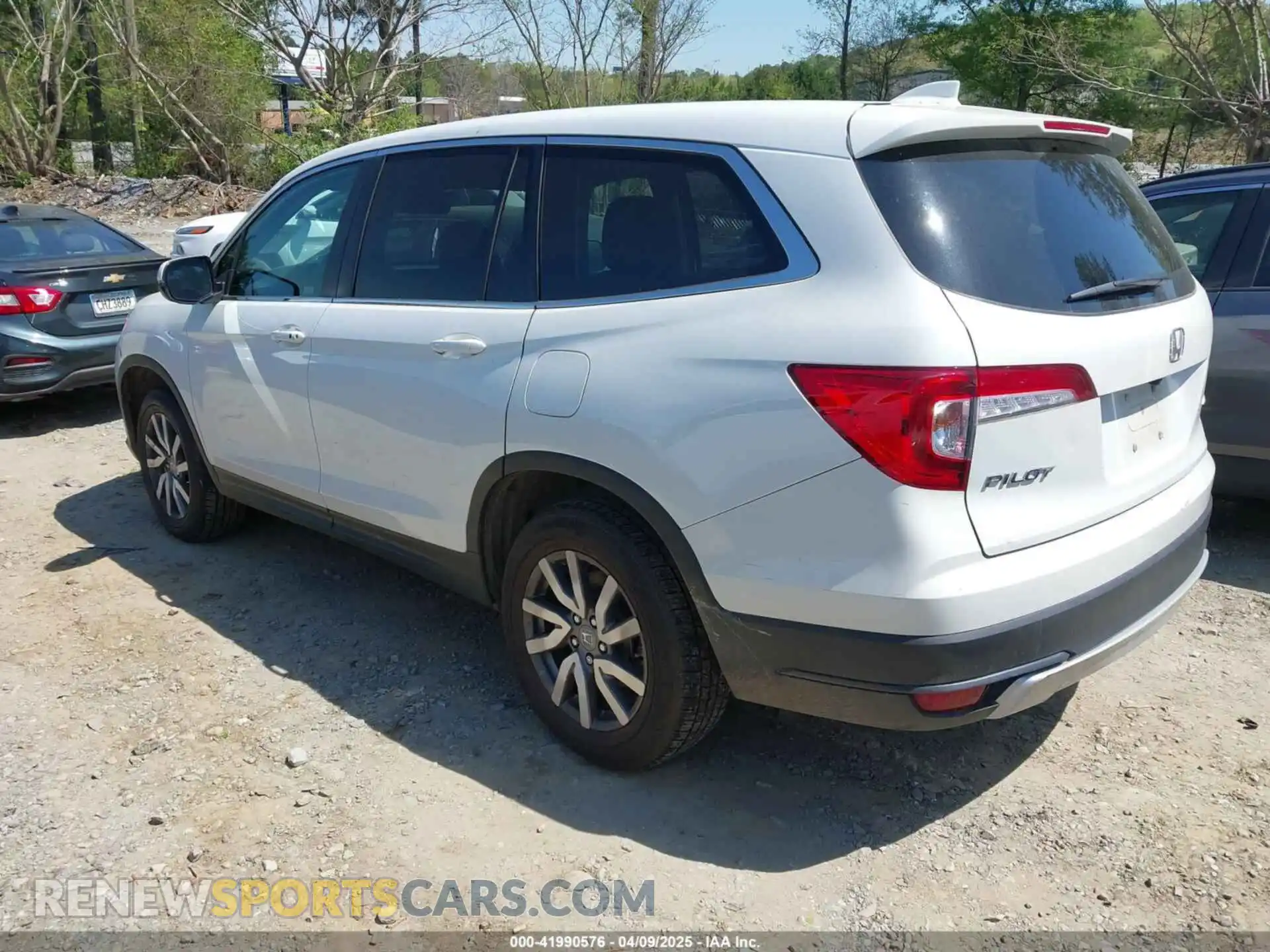 3 Photograph of a damaged car 5FNYF6H51NB014258 HONDA PILOT 2022