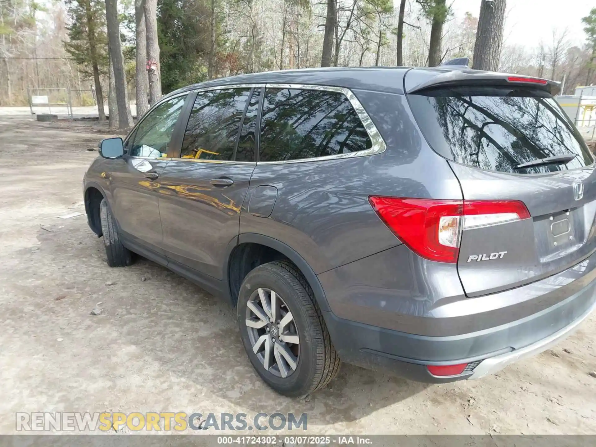 3 Photograph of a damaged car 5FNYF6H54NB009670 HONDA PILOT 2022